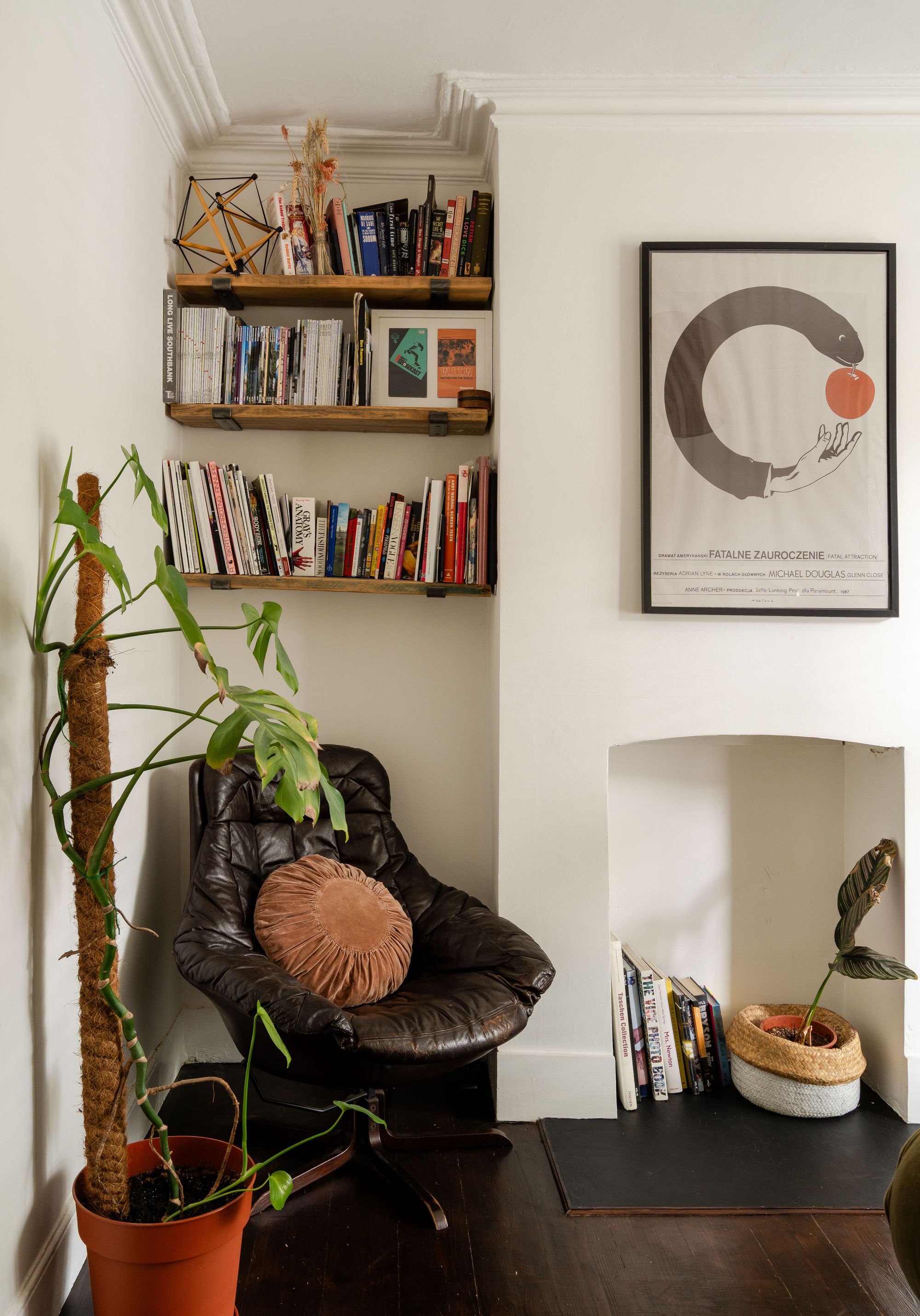 2 bed mid-terraced house for sale in Huddlestone Road, Forest Gate, London, E7 - Property Image 5