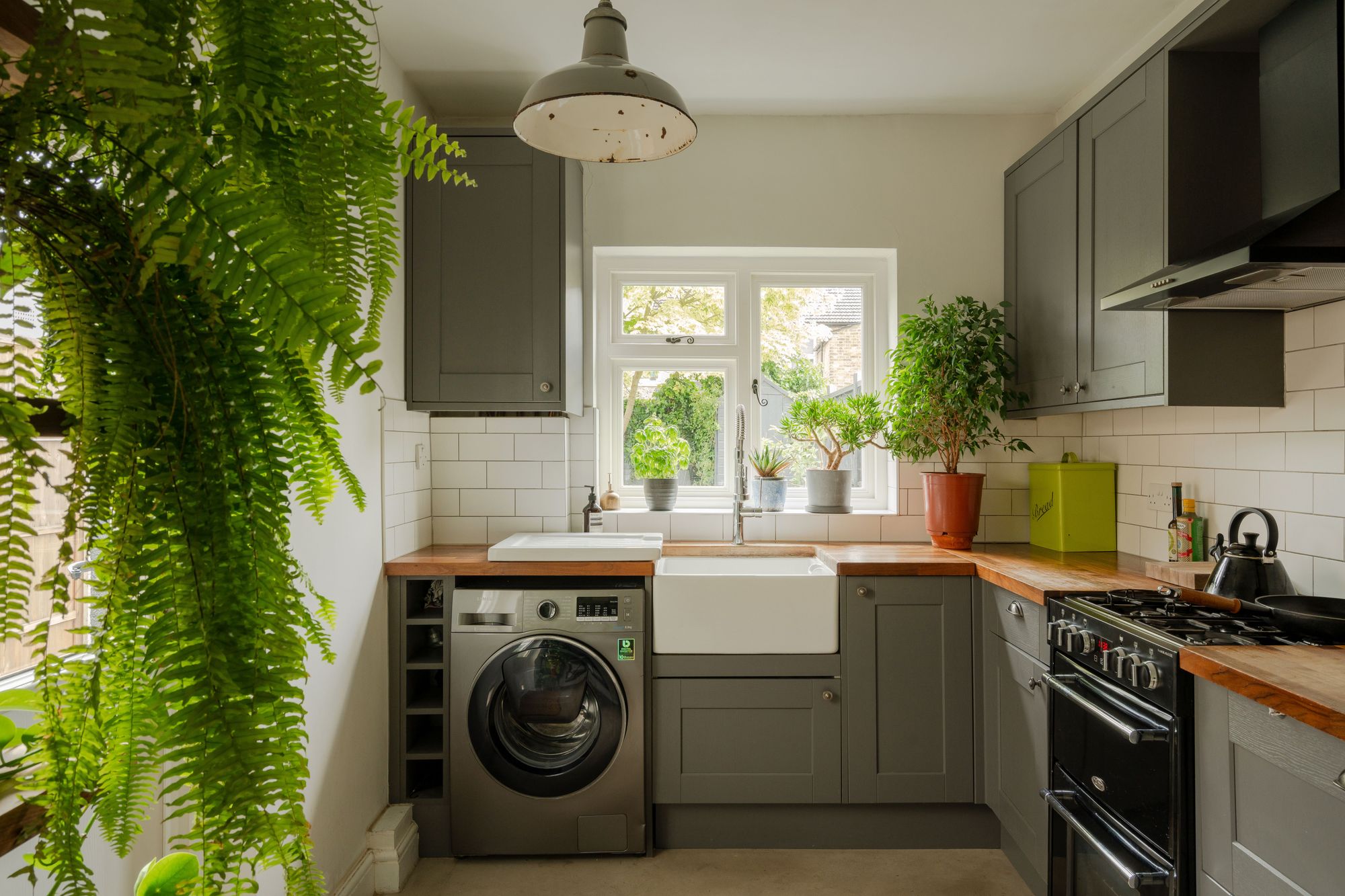 2 bed mid-terraced house for sale in Huddlestone Road, Forest Gate, London, E7 - Property Image 14