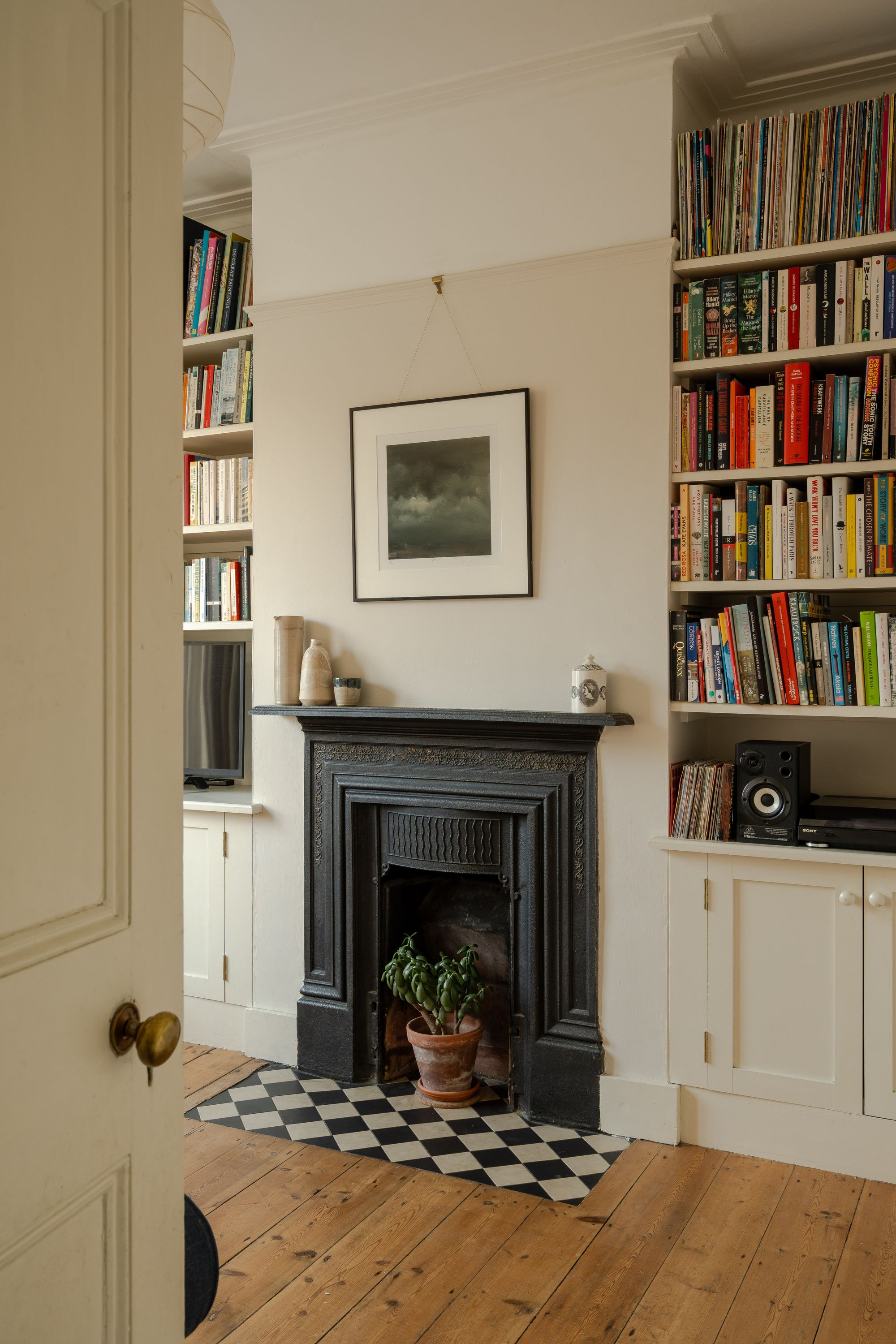 2 bed terraced house for sale in Montague Road, Leytonstone, London, E11  - Property Image 4