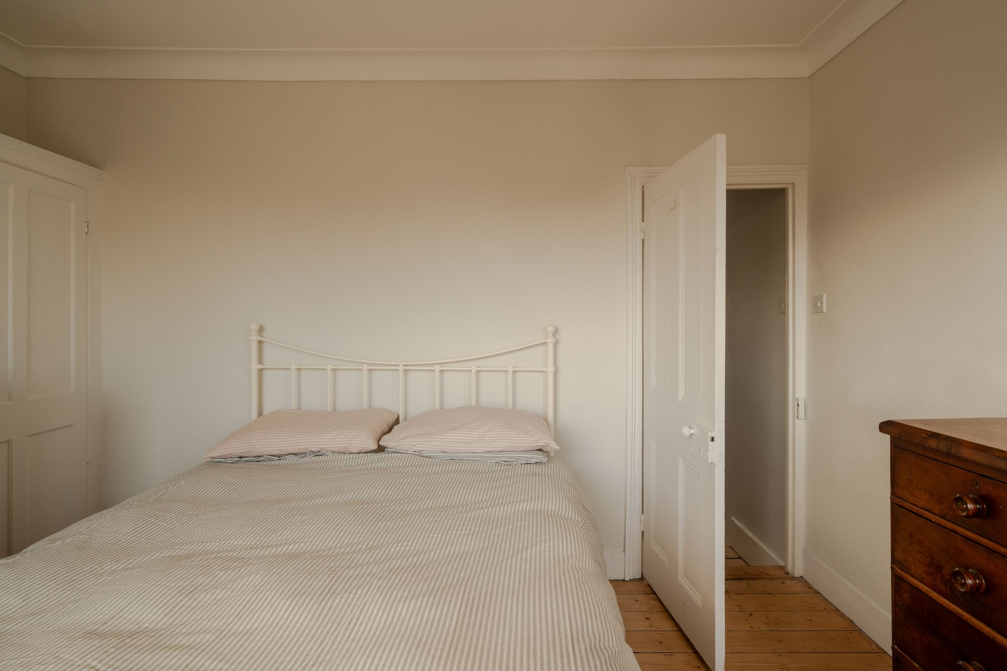 2 bed terraced house for sale in Montague Road, Leytonstone, London, E11  - Property Image 22