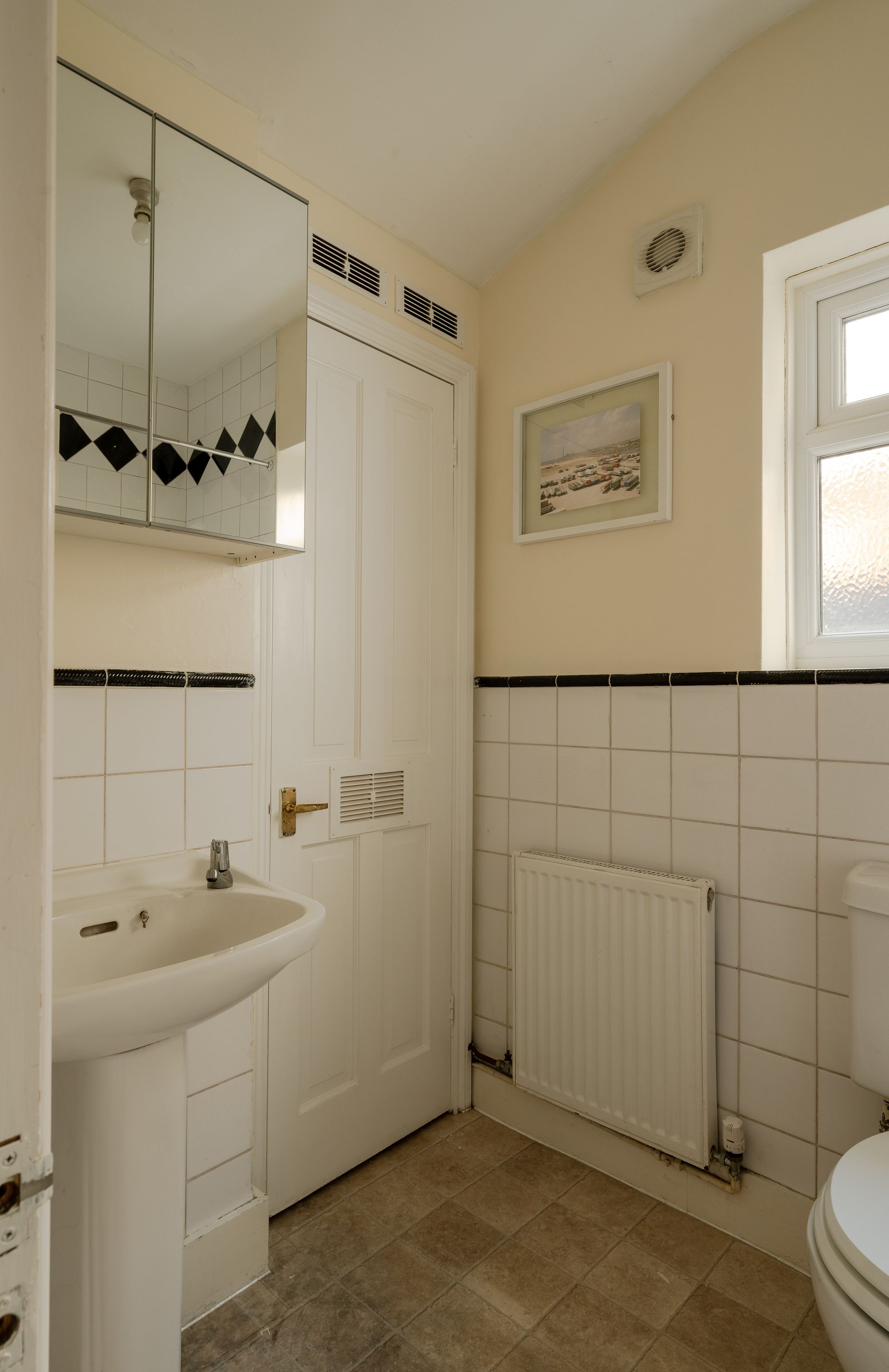 2 bed terraced house for sale in Montague Road, Leytonstone, London, E11  - Property Image 17