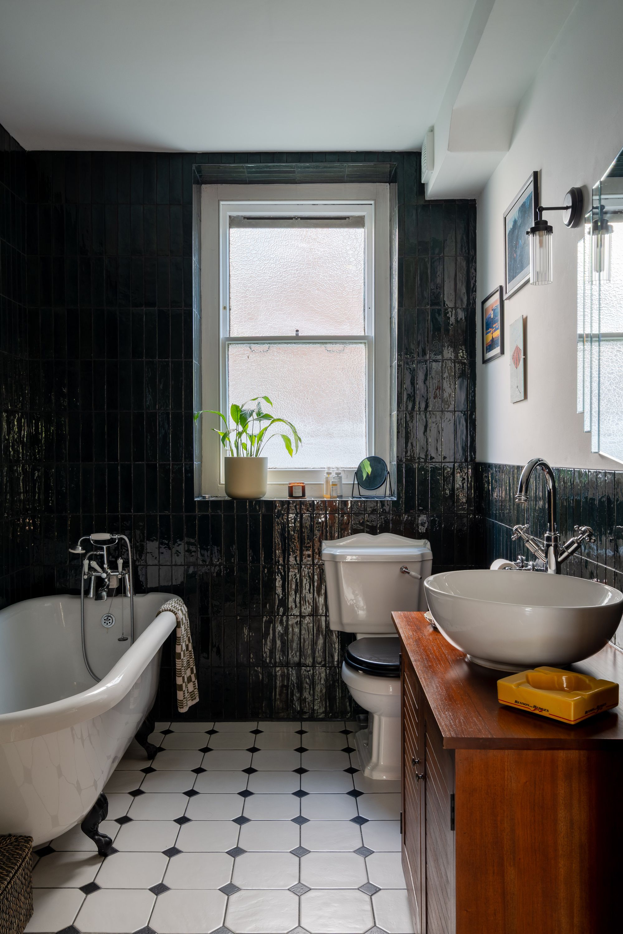 2 bed apartment for sale in Cavendish Mansions, Clapton Square, Hackney, E5  - Property Image 17