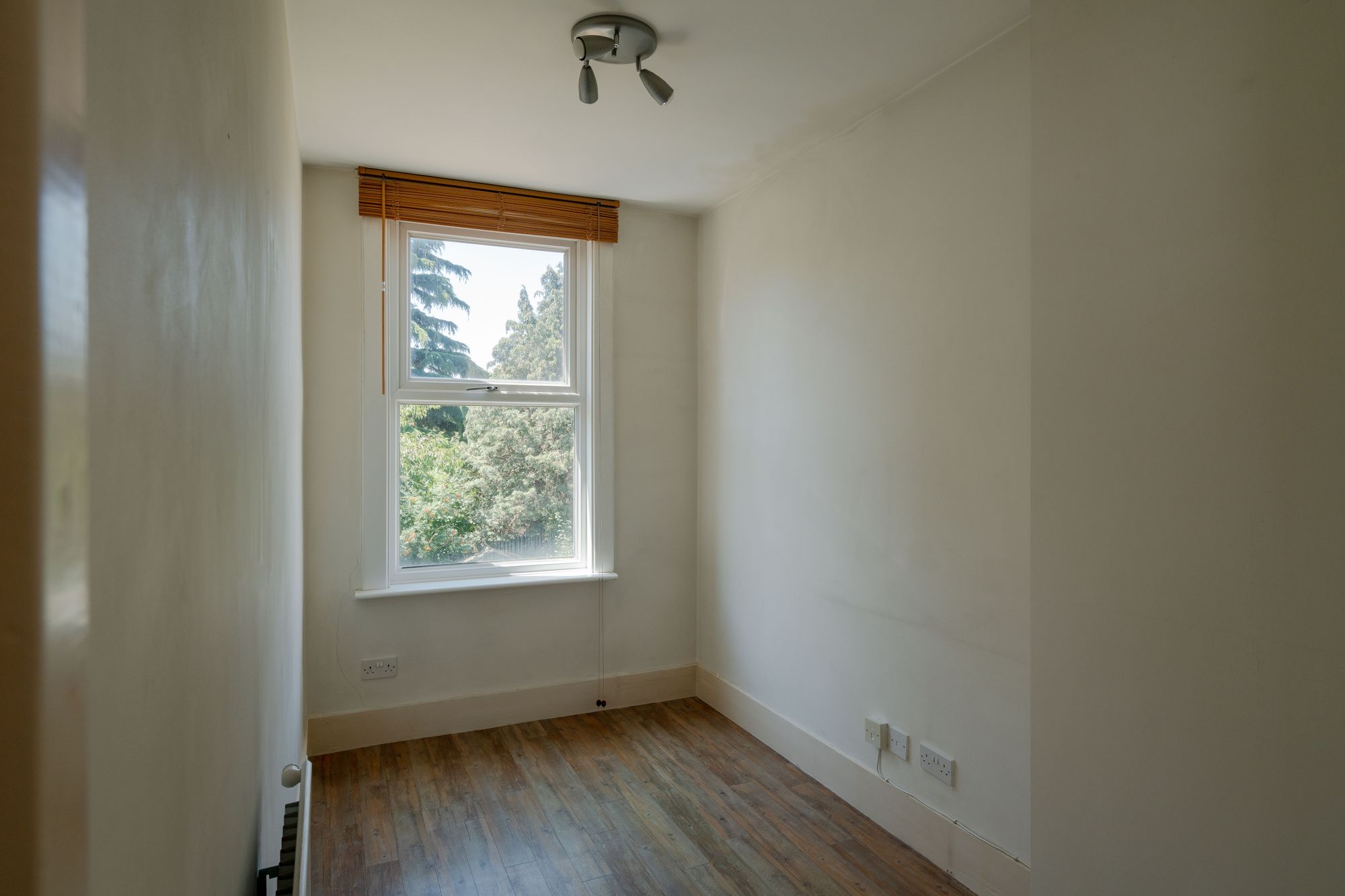 2 bed flat for sale in St. Annes Road, London, E11  - Property Image 20