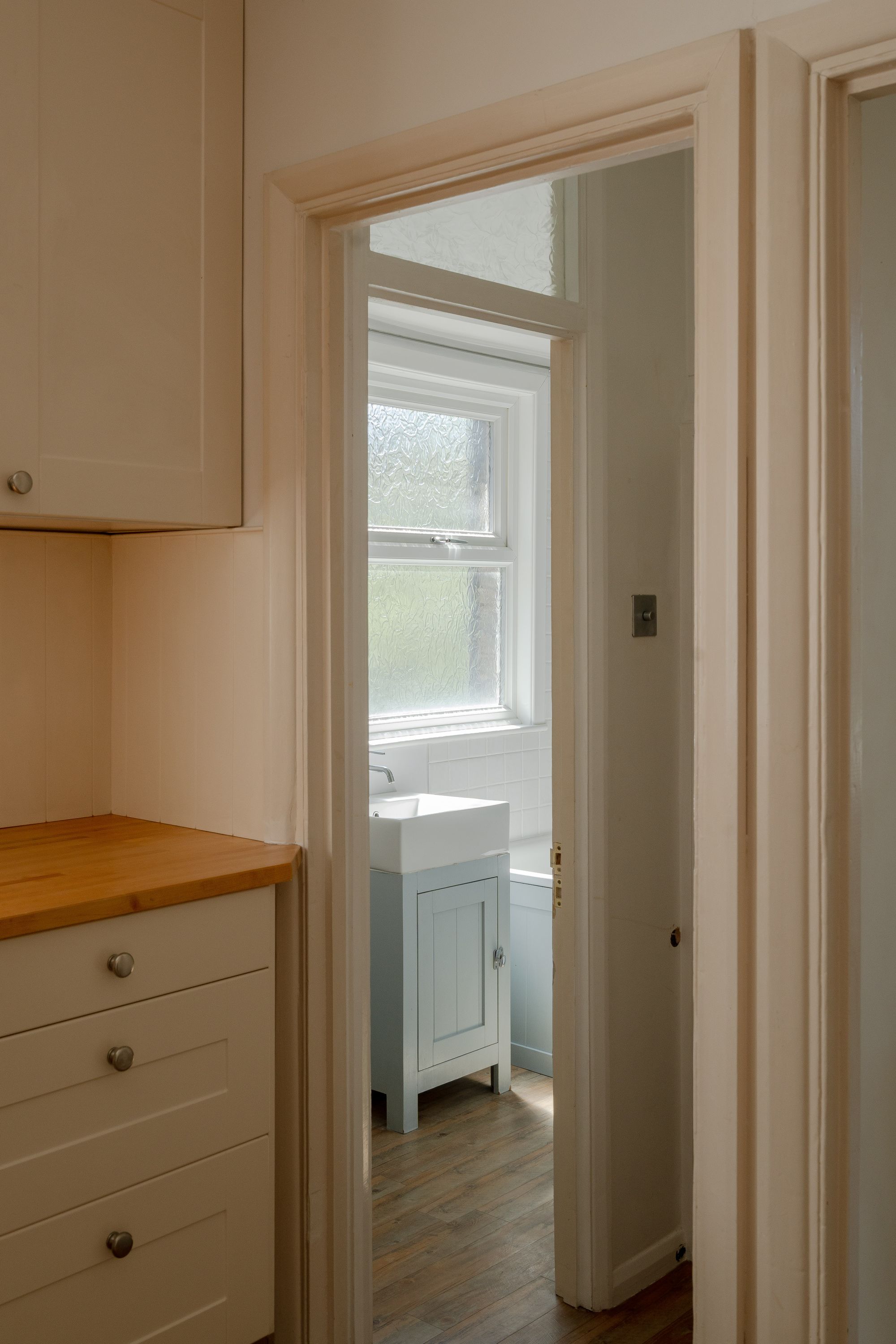 2 bed flat for sale in St. Annes Road, London, E11  - Property Image 18