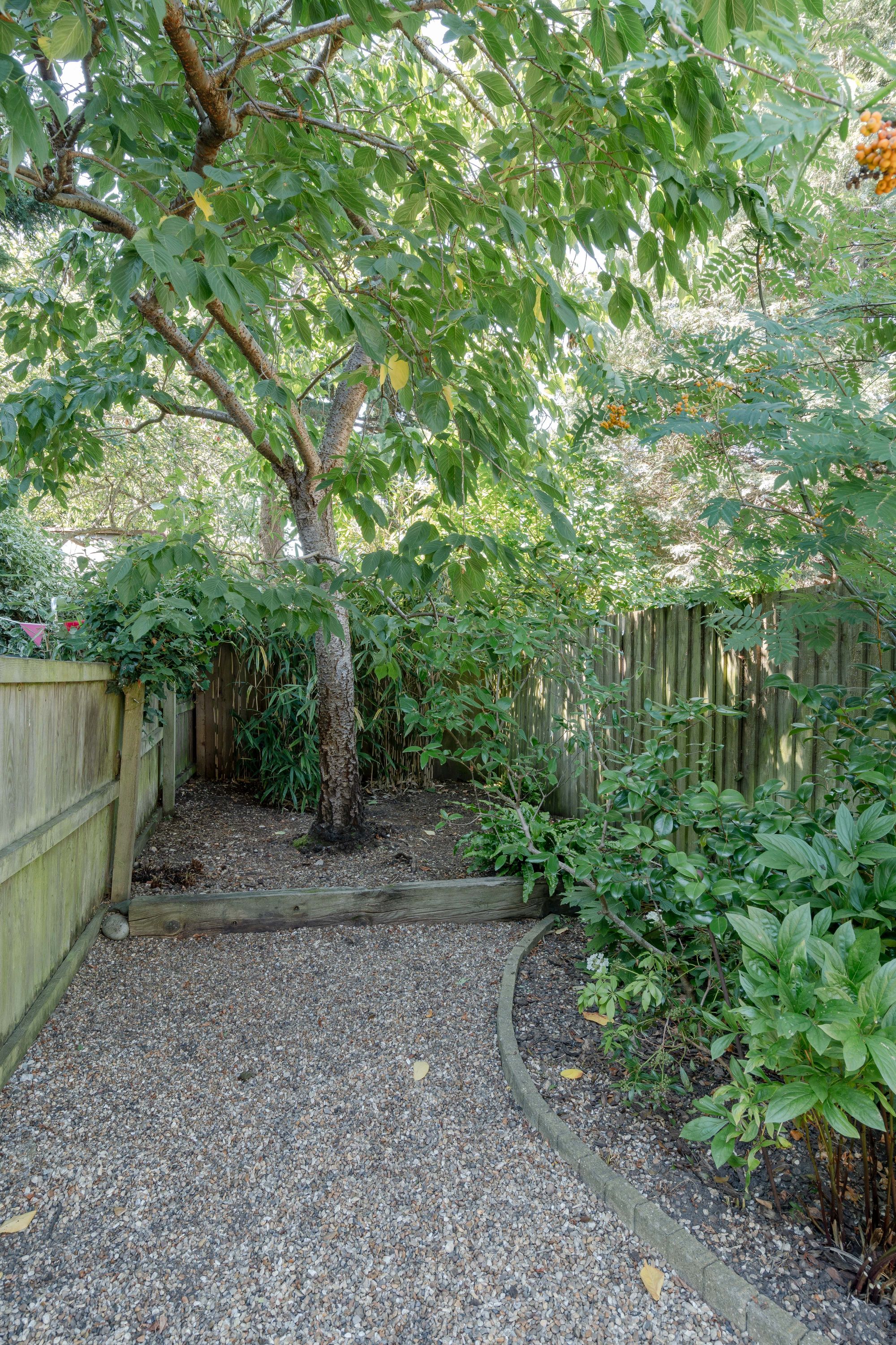 2 bed flat for sale in St. Annes Road, London, E11  - Property Image 4