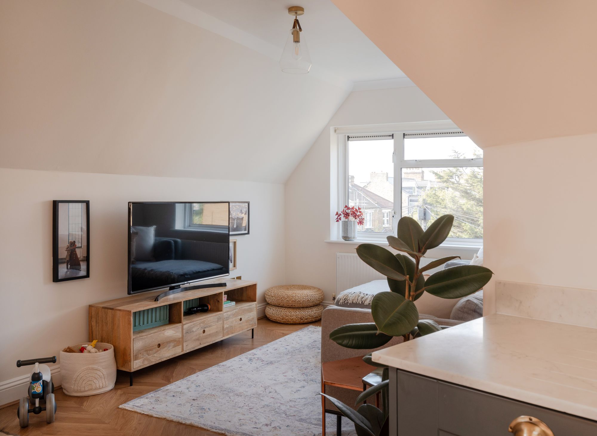 2 bed flat for sale in Wallwood Road, Upper Leytonstone, London, E11  - Property Image 3