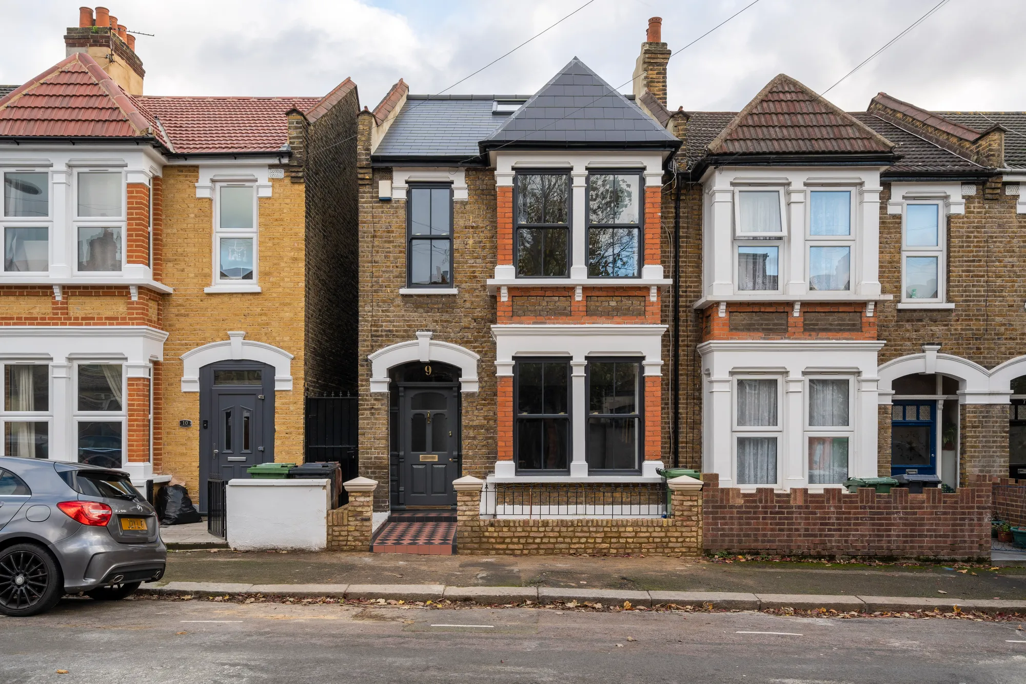 4 bed semi-detached house for sale in Goodman Road, Leyton - Property Image 1