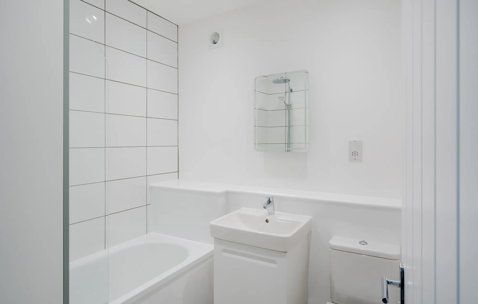 3 bed mid-terraced house to rent in Tavistock Road, London  - Property Image 18