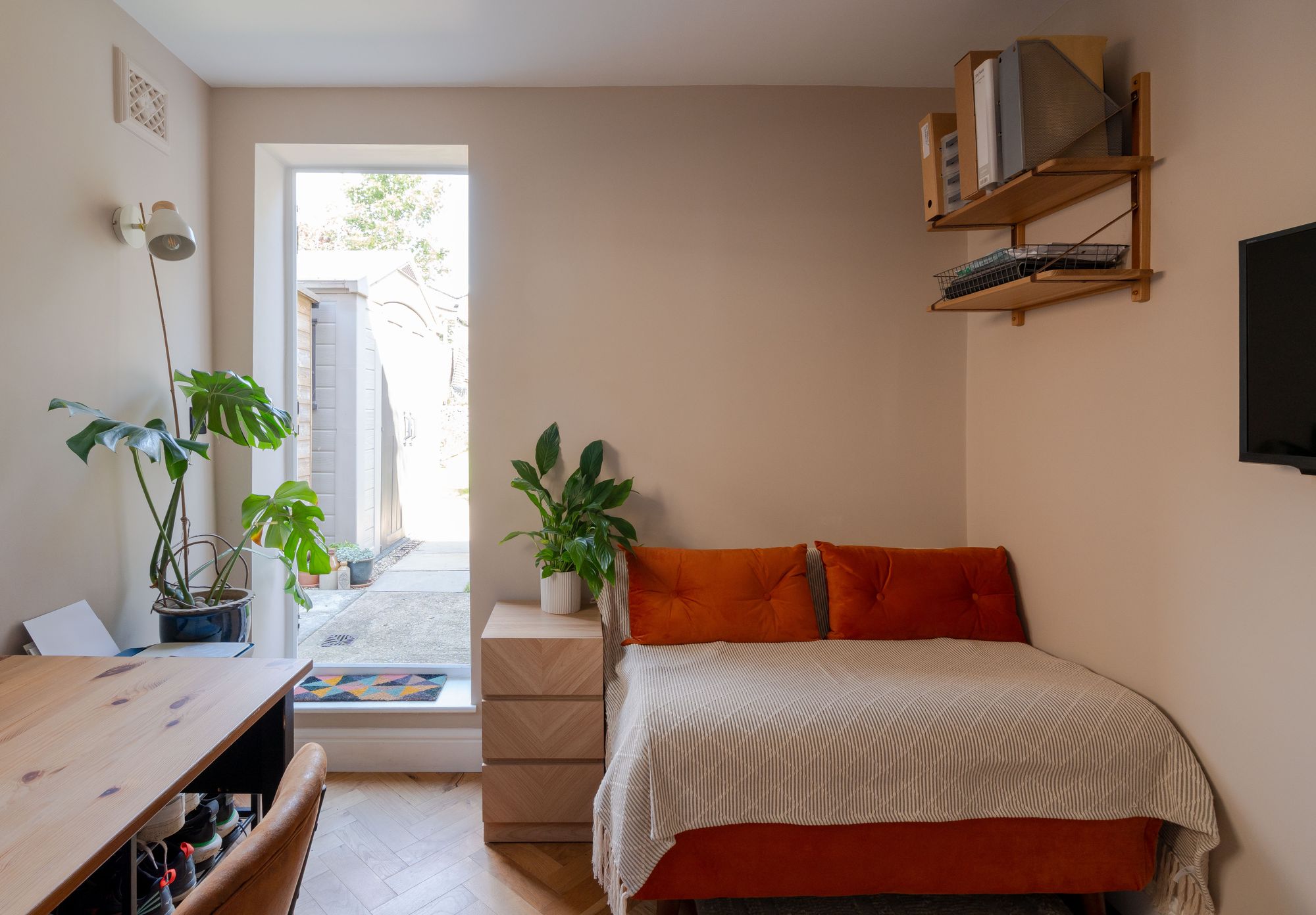 2 bed flat for sale in Barclay Road, Bushwood, London, E11  - Property Image 19