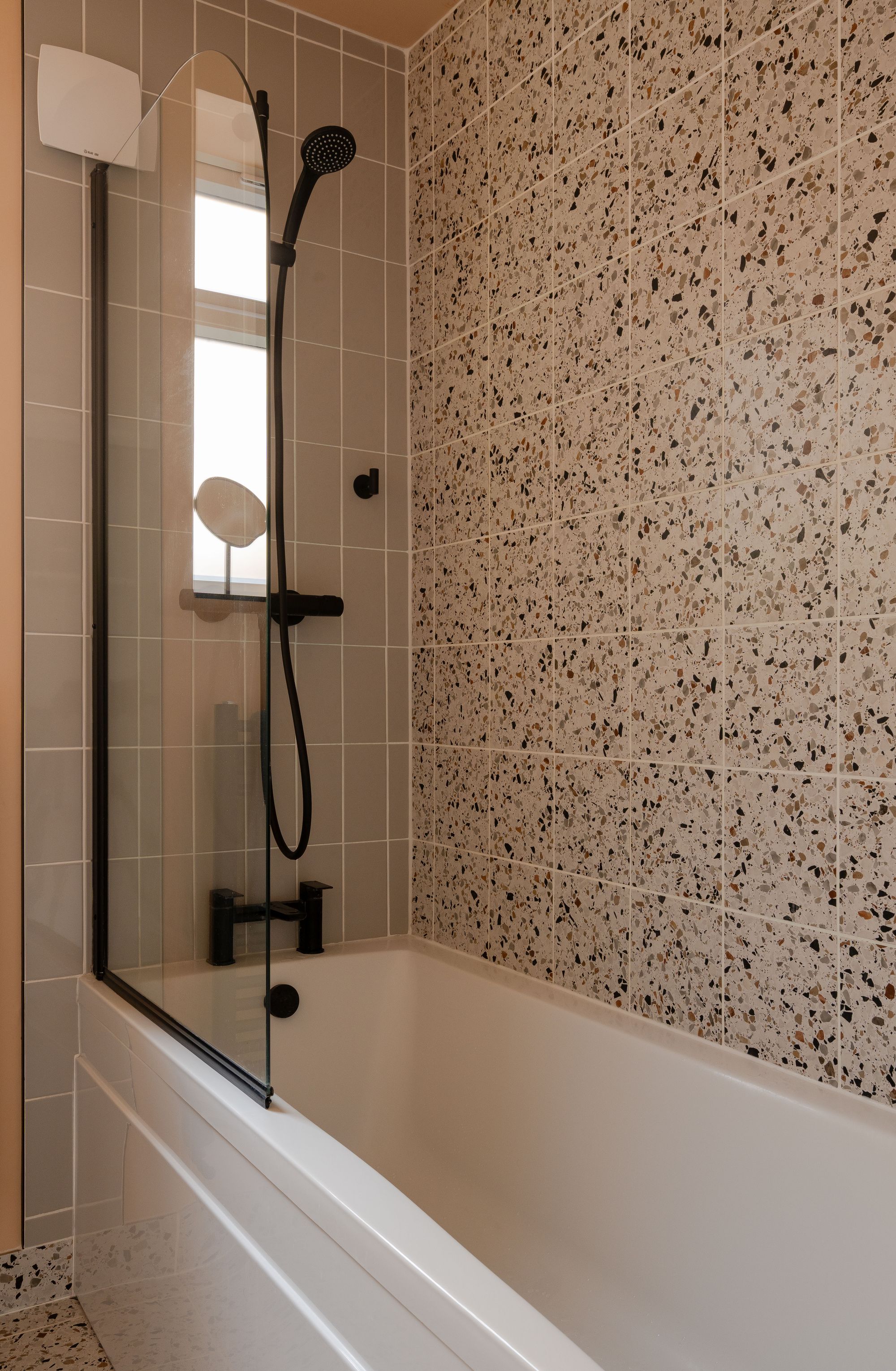 2 bed flat for sale in Barclay Road, Bushwood, London, E11  - Property Image 16