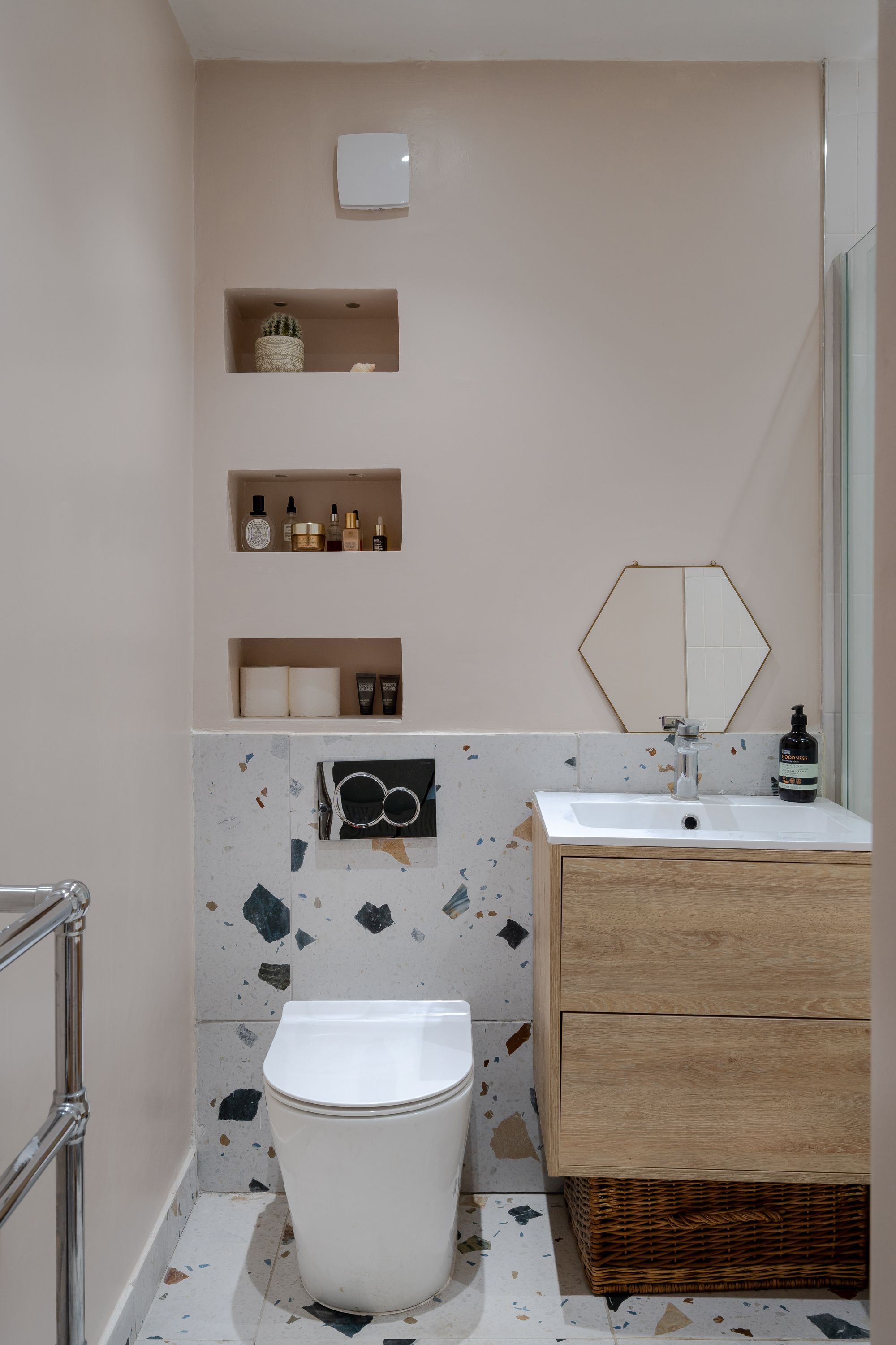 2 bed for sale in Hampton Road, Forest Gate, London, E7 - Property Image 17