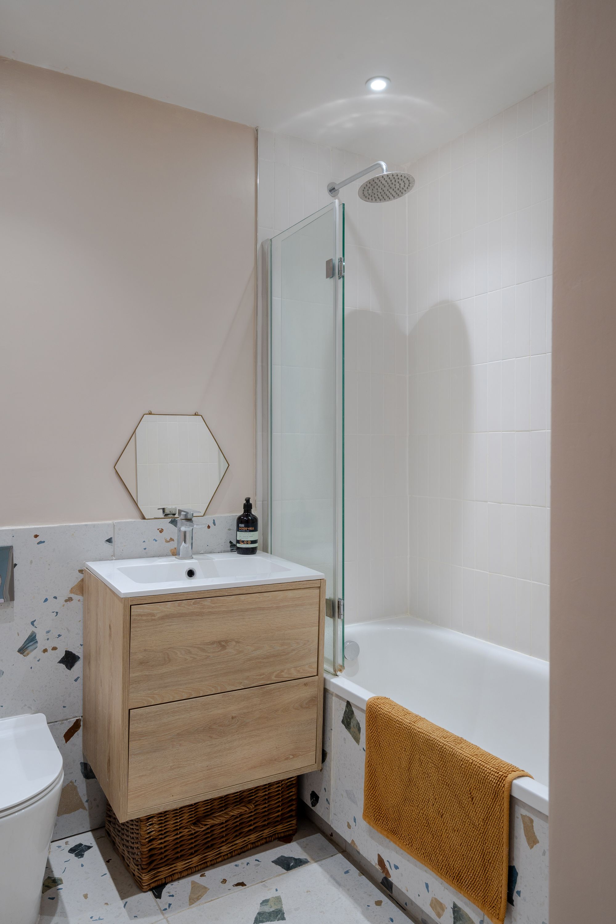 2 bed for sale in Hampton Road, Forest Gate, London, E7 - Property Image 18