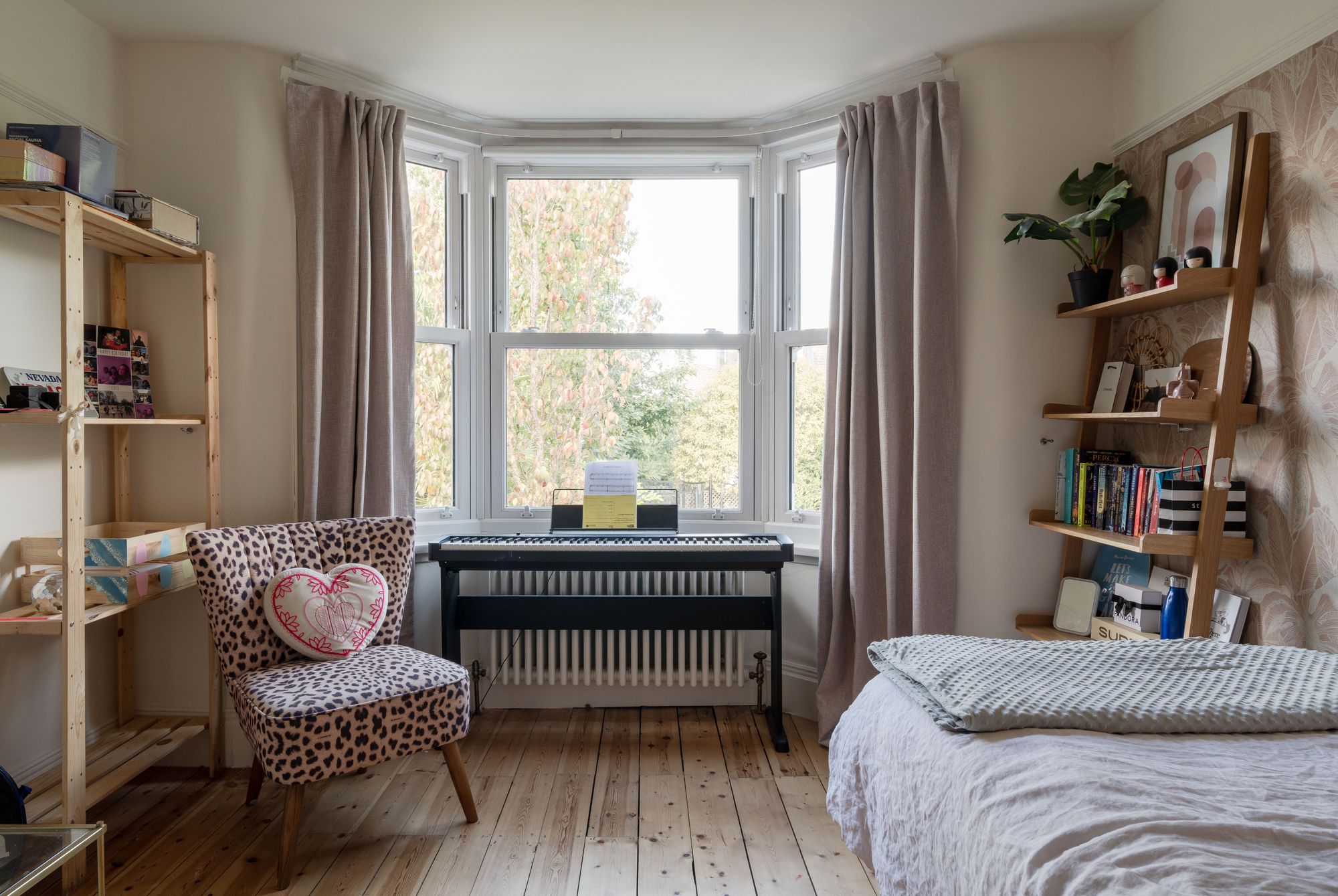 3 bed semi-detached house for sale in Herongate Road, Aldersbrook, London, E12  - Property Image 20