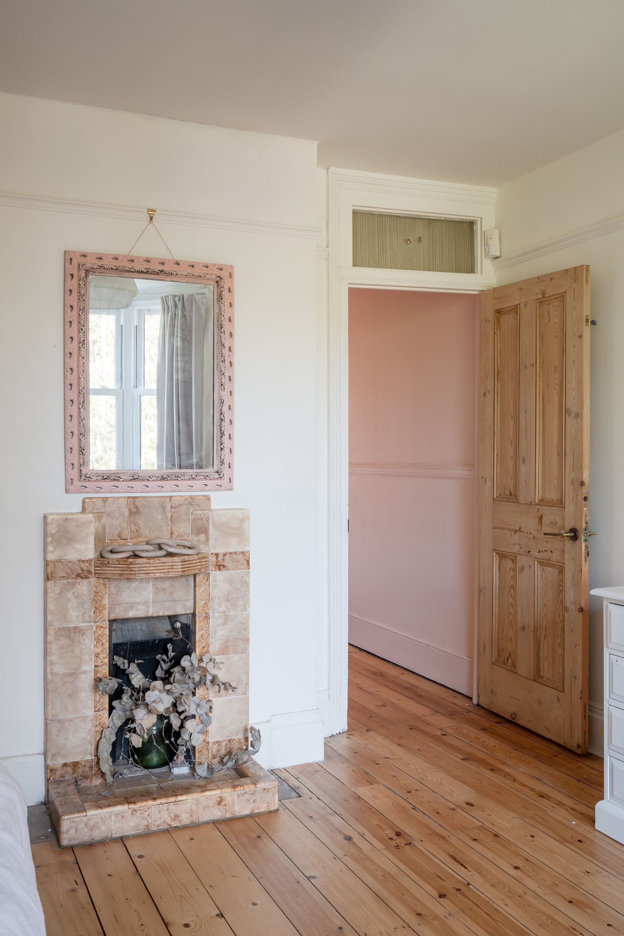 3 bed semi-detached house for sale in Herongate Road, Aldersbrook, London, E12  - Property Image 22