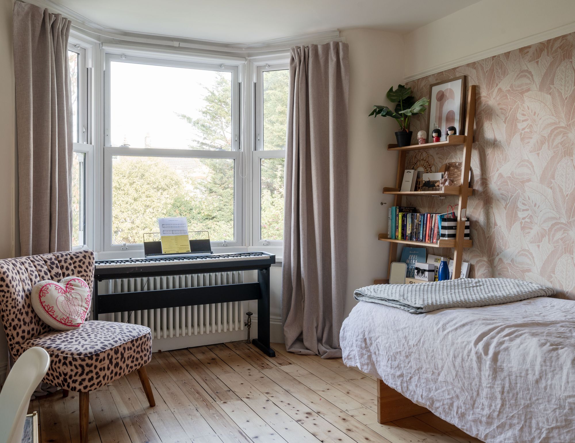 3 bed semi-detached house for sale in Herongate Road, Aldersbrook, London, E12  - Property Image 21
