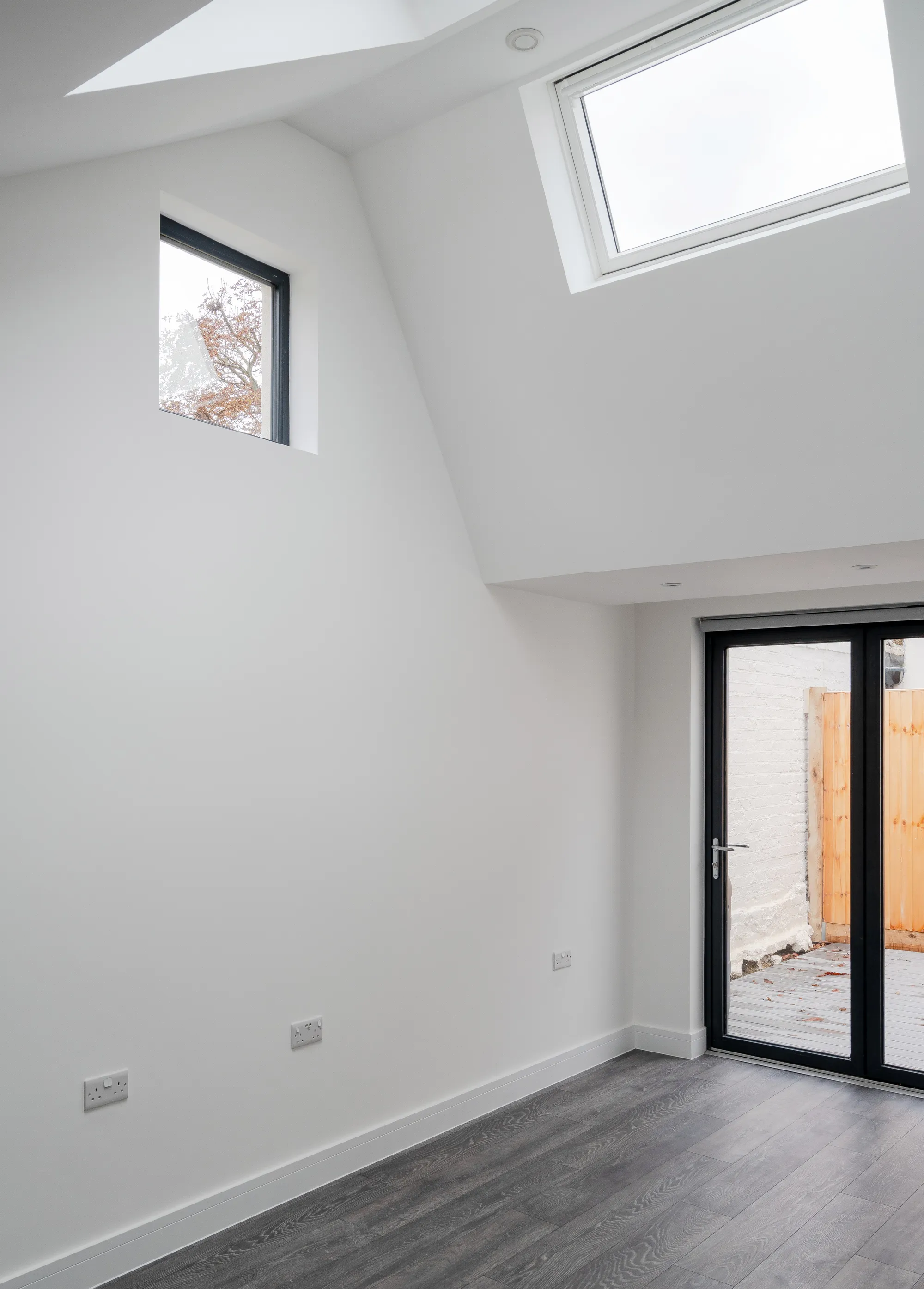 1 bed ground floor flat to rent in Tavistock Road, London  - Property Image 13