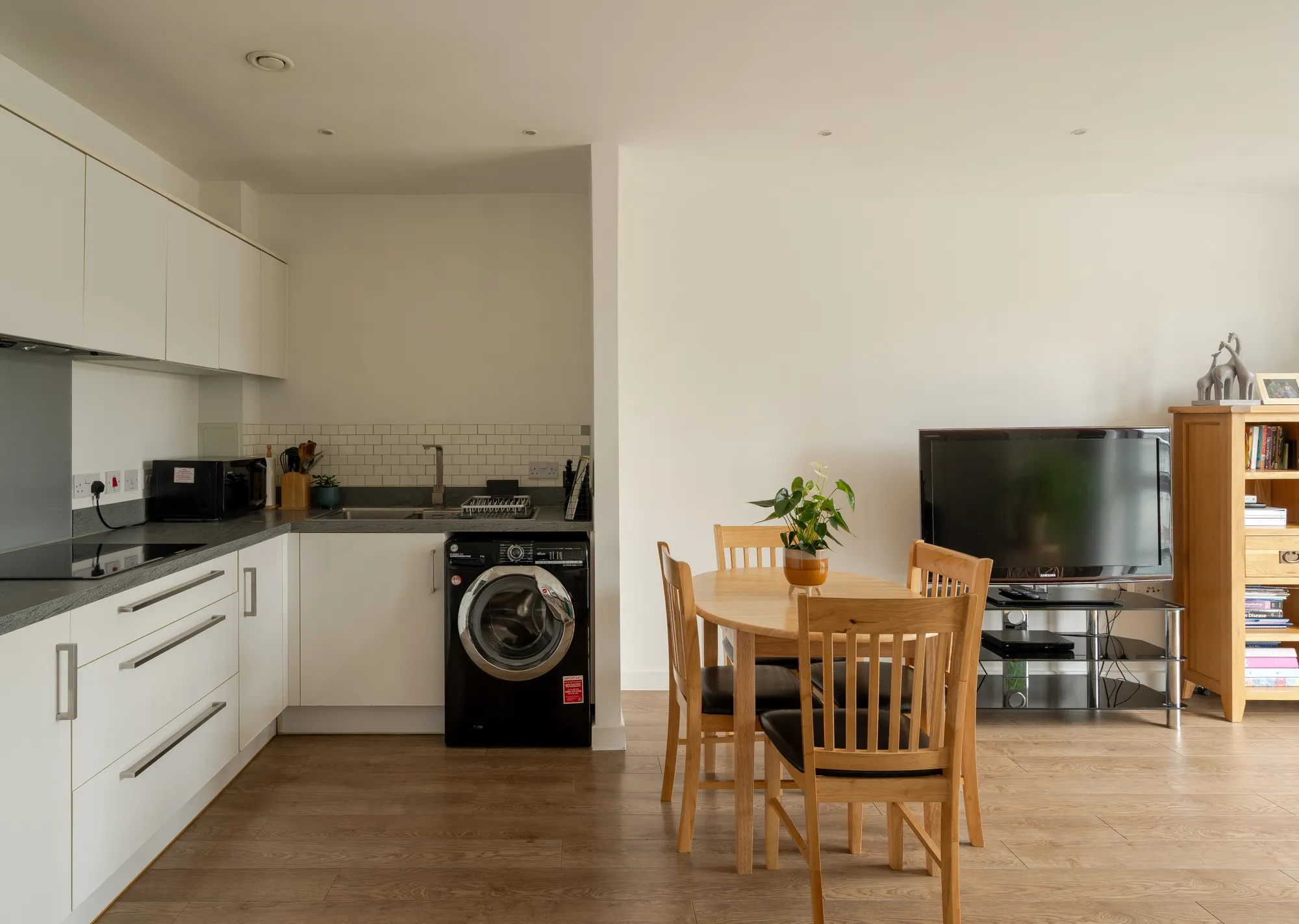 2 bed apartment for sale in Hainault Road, Upper Leytonstone  - Property Image 5