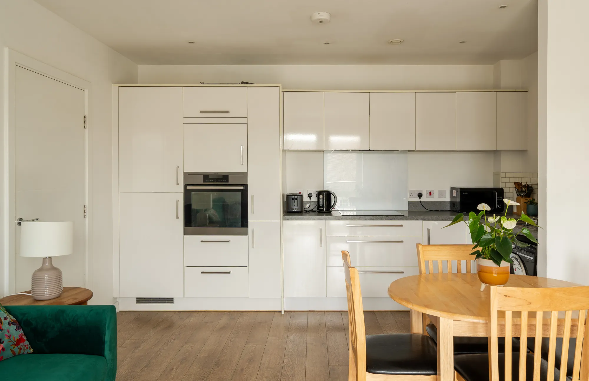 2 bed apartment for sale in Hainault Road, Upper Leytonstone  - Property Image 2