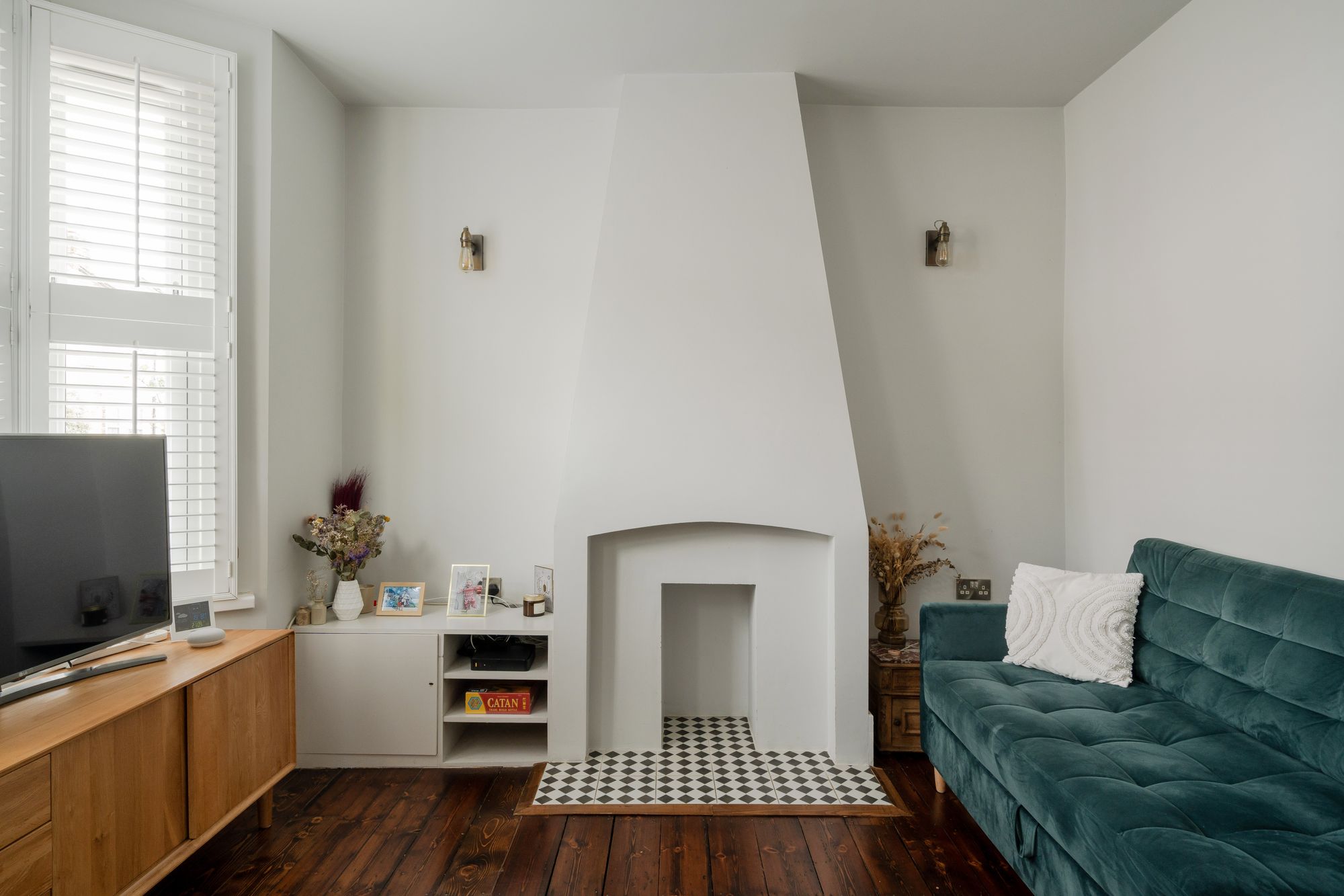 2 bed mid-terraced house for sale in Trumpington Road, Forest Gate, London, E7 - Property Image 2