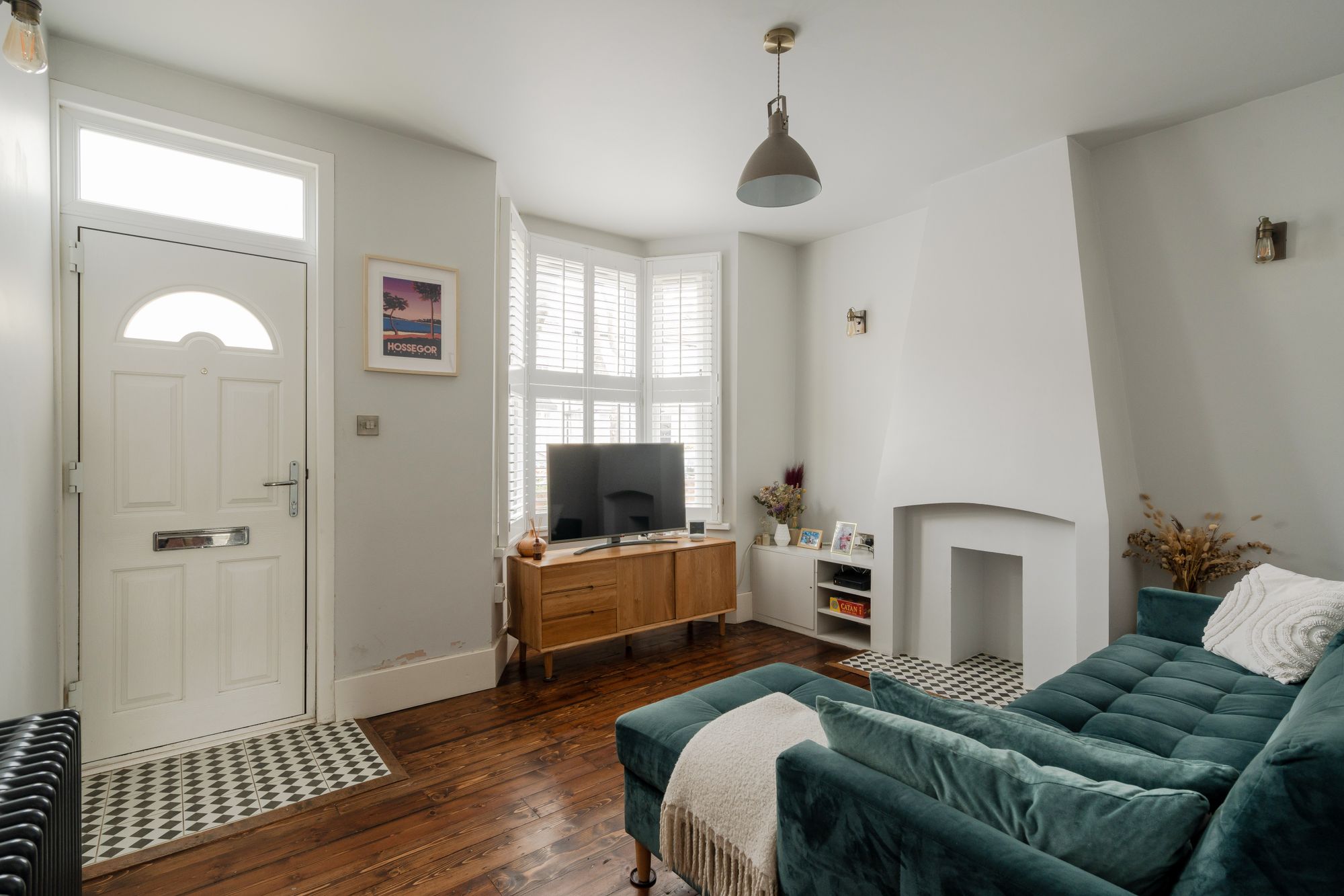 2 bed mid-terraced house for sale in Trumpington Road, Forest Gate, London, E7 - Property Image 3