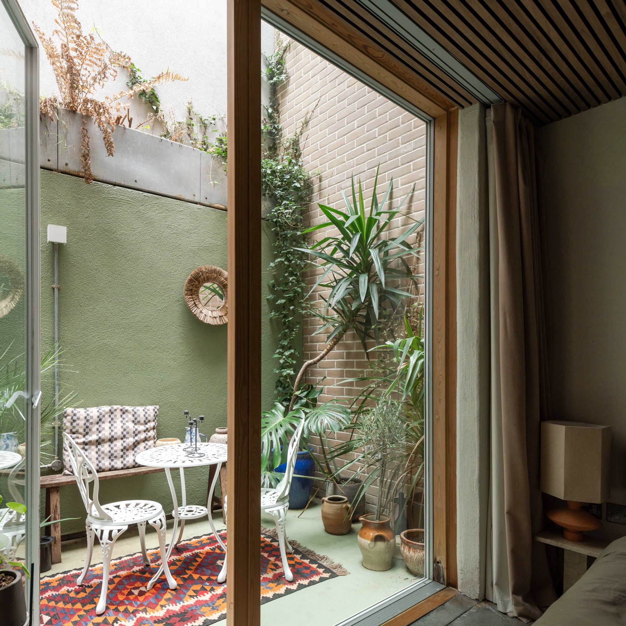 2 bed flat for sale in Belsham Street, Hackney, London, E9  - Property Image 35