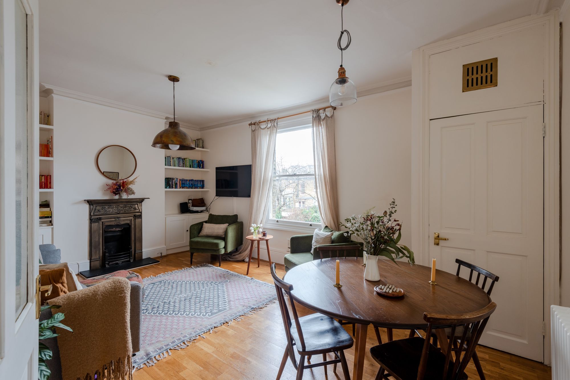 2 bed flat for sale in Osborne Road, Forest Gate, London, E7  - Property Image 2