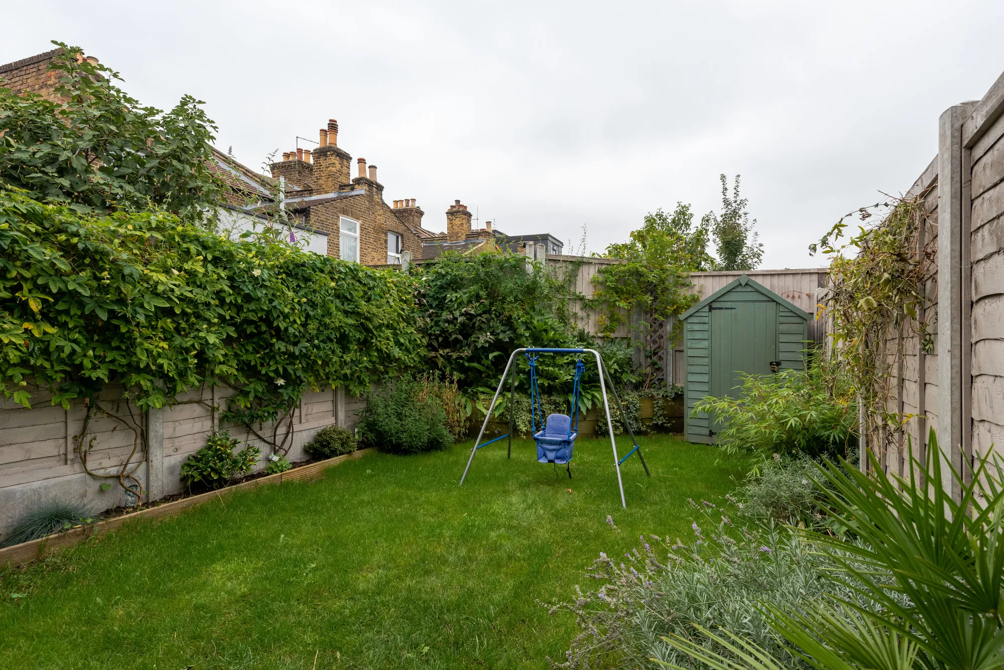 3 bed mid-terraced house for sale in Wragby Road, Leytonstone  - Property Image 16