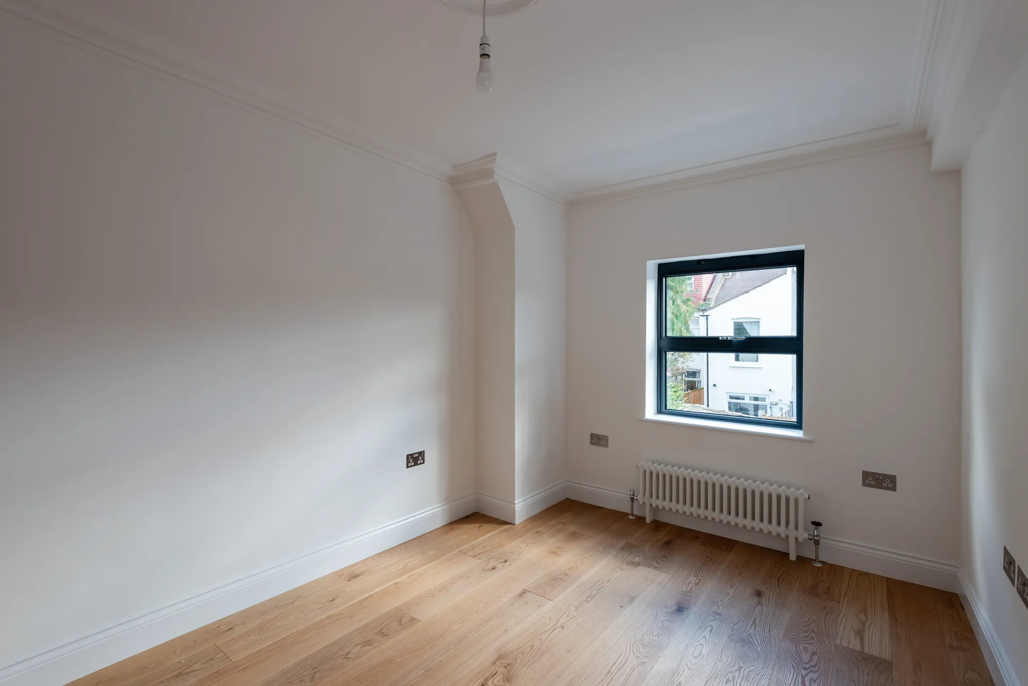 4 bed mid-terraced house for sale in Park Grove Road, Leytonstone  - Property Image 34