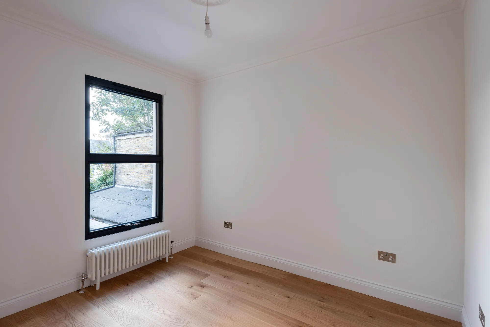 4 bed mid-terraced house for sale in Park Grove Road, Leytonstone  - Property Image 33