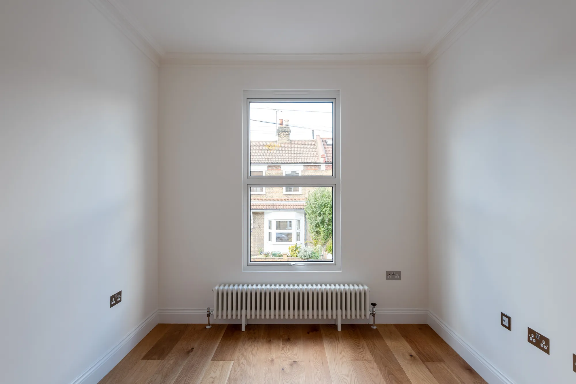 4 bed mid-terraced house for sale in Park Grove Road, Leytonstone  - Property Image 35