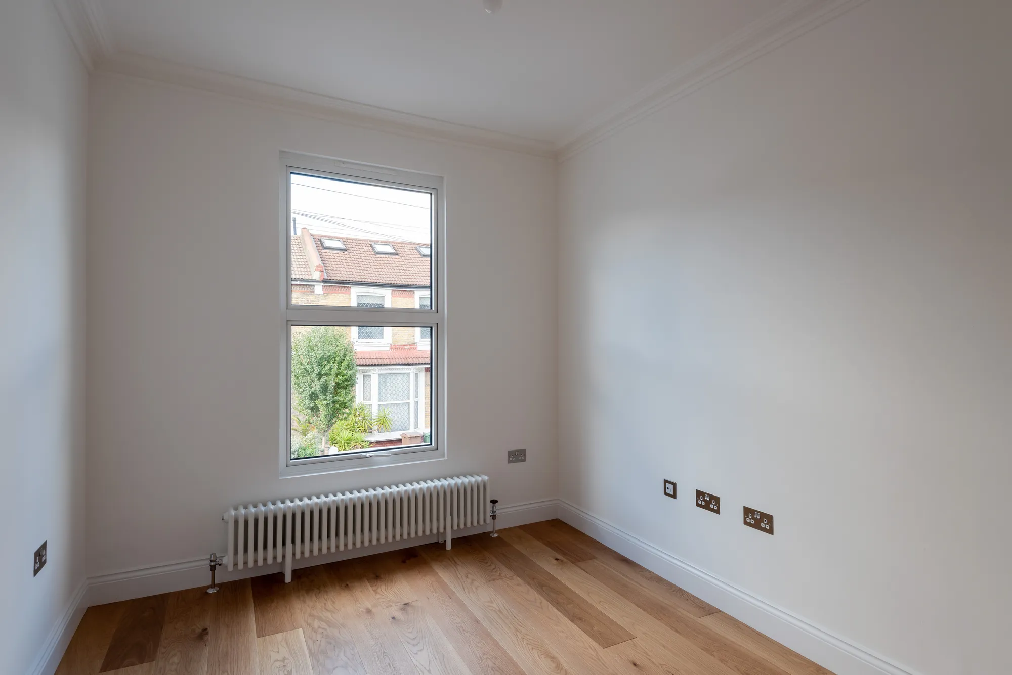 4 bed mid-terraced house for sale in Park Grove Road, Leytonstone  - Property Image 36