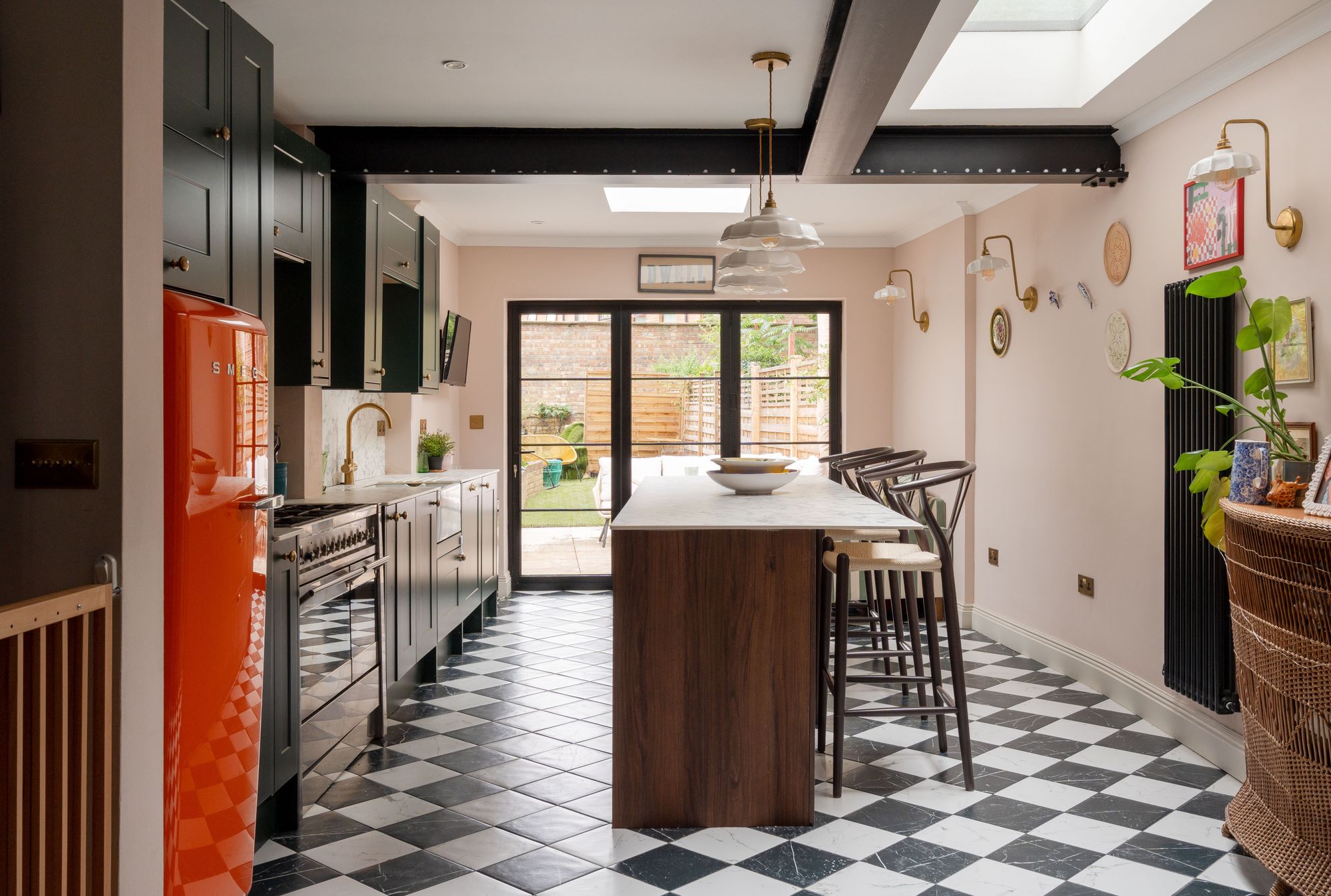 Harrow Road, Leytonstone, London, E11