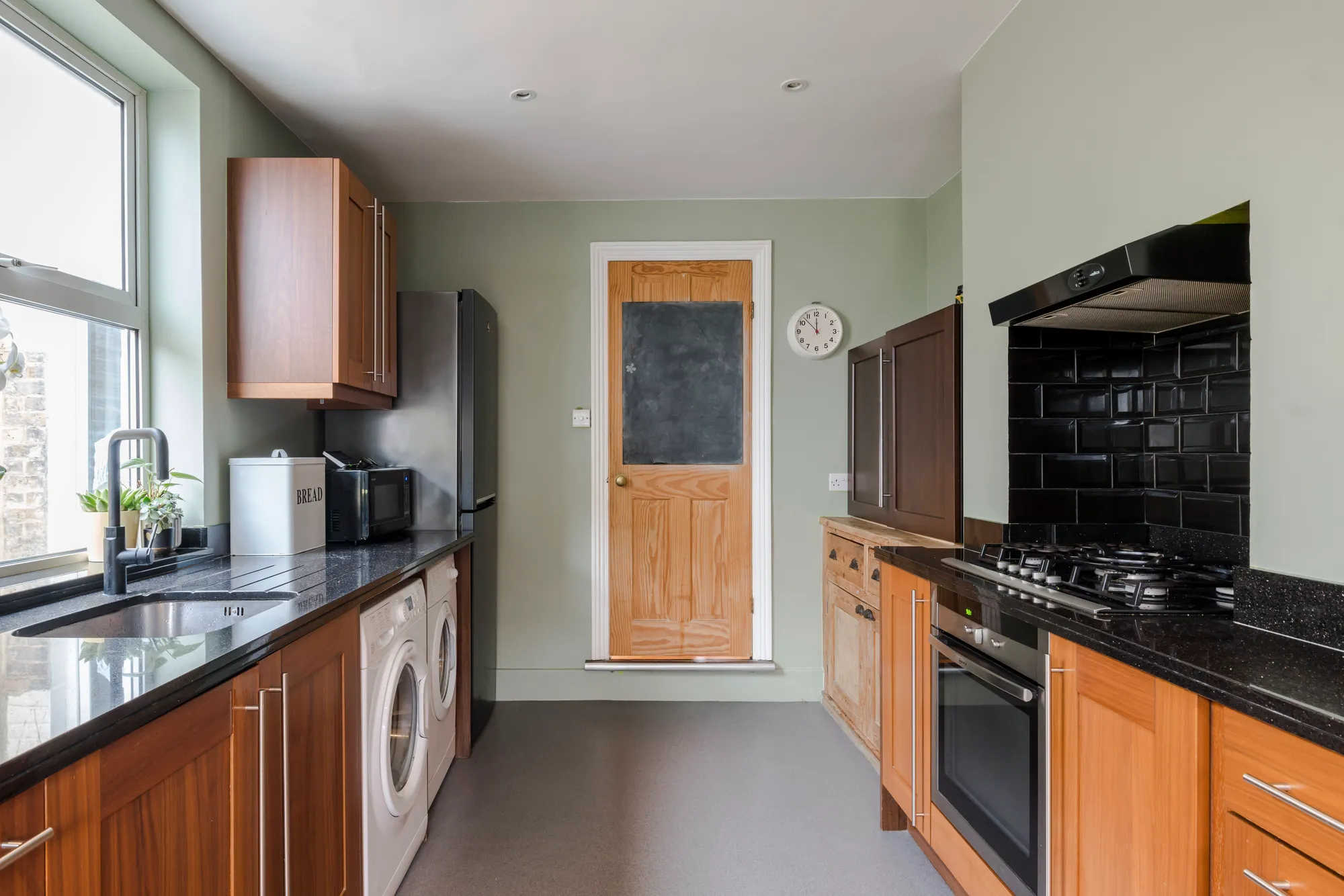 4 bed mid-terraced house for sale in Melford Road, Leytonstone  - Property Image 9