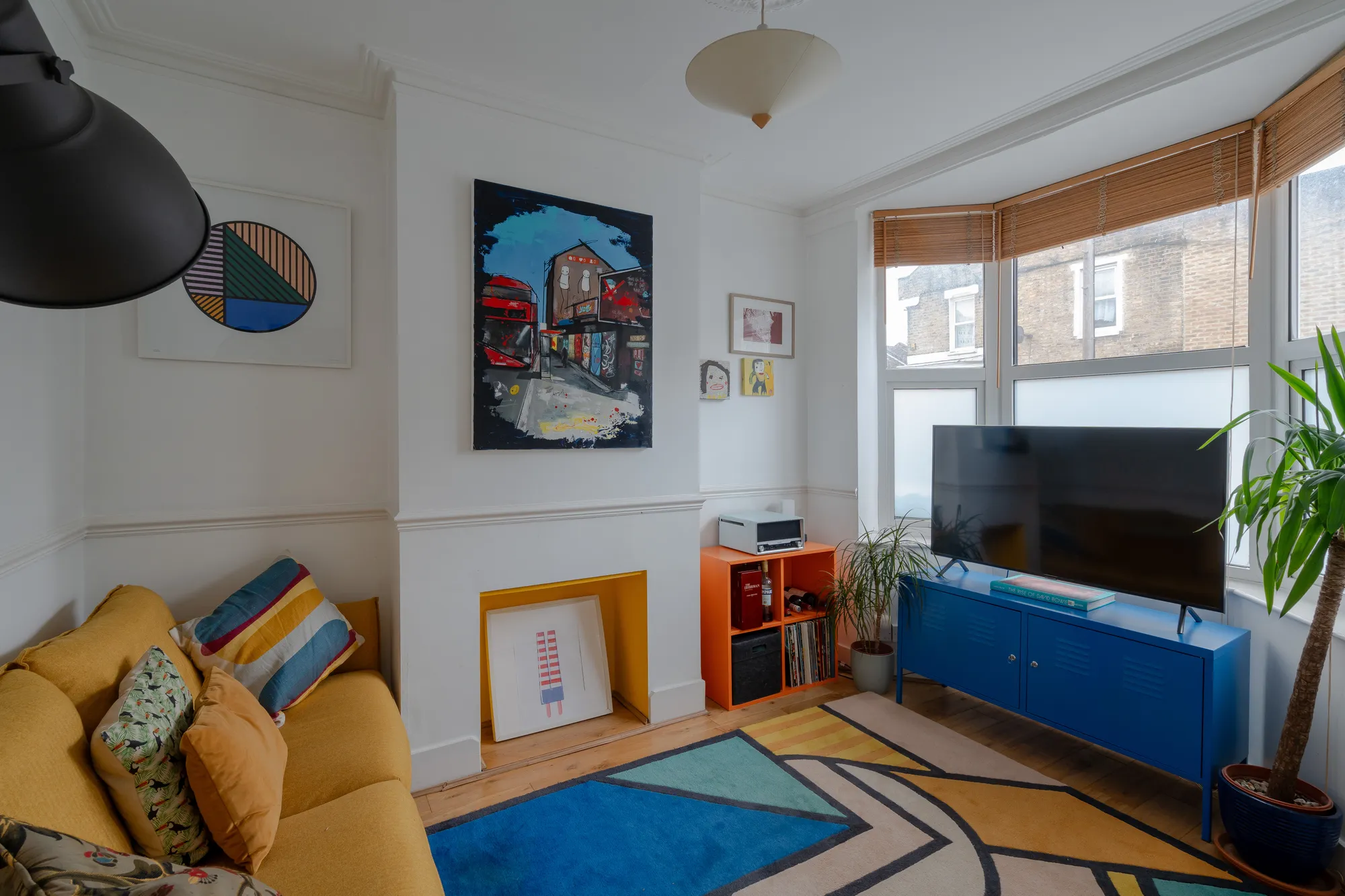2 bed mid-terraced house to rent in Tennyson Road, London - Property Image 1