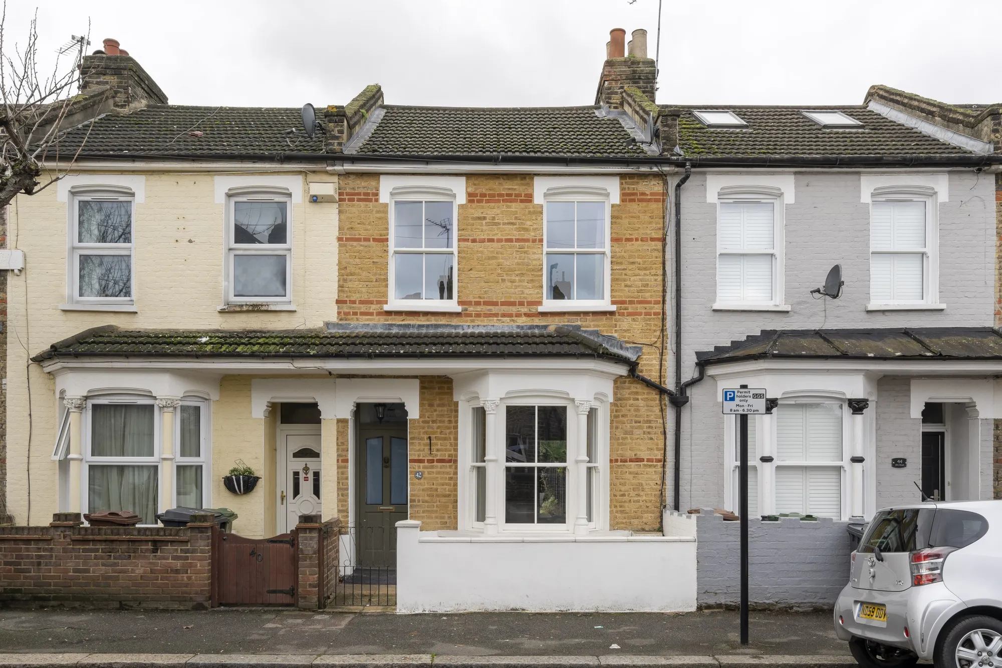 3 bed mid-terraced house for sale in Elm Road, Leytonstone - Property Image 1