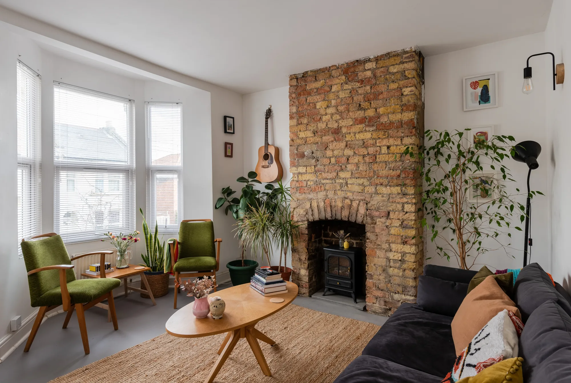 2 bed flat for sale in Millais Road, Leytonstone, London, E11 - Property Image 2