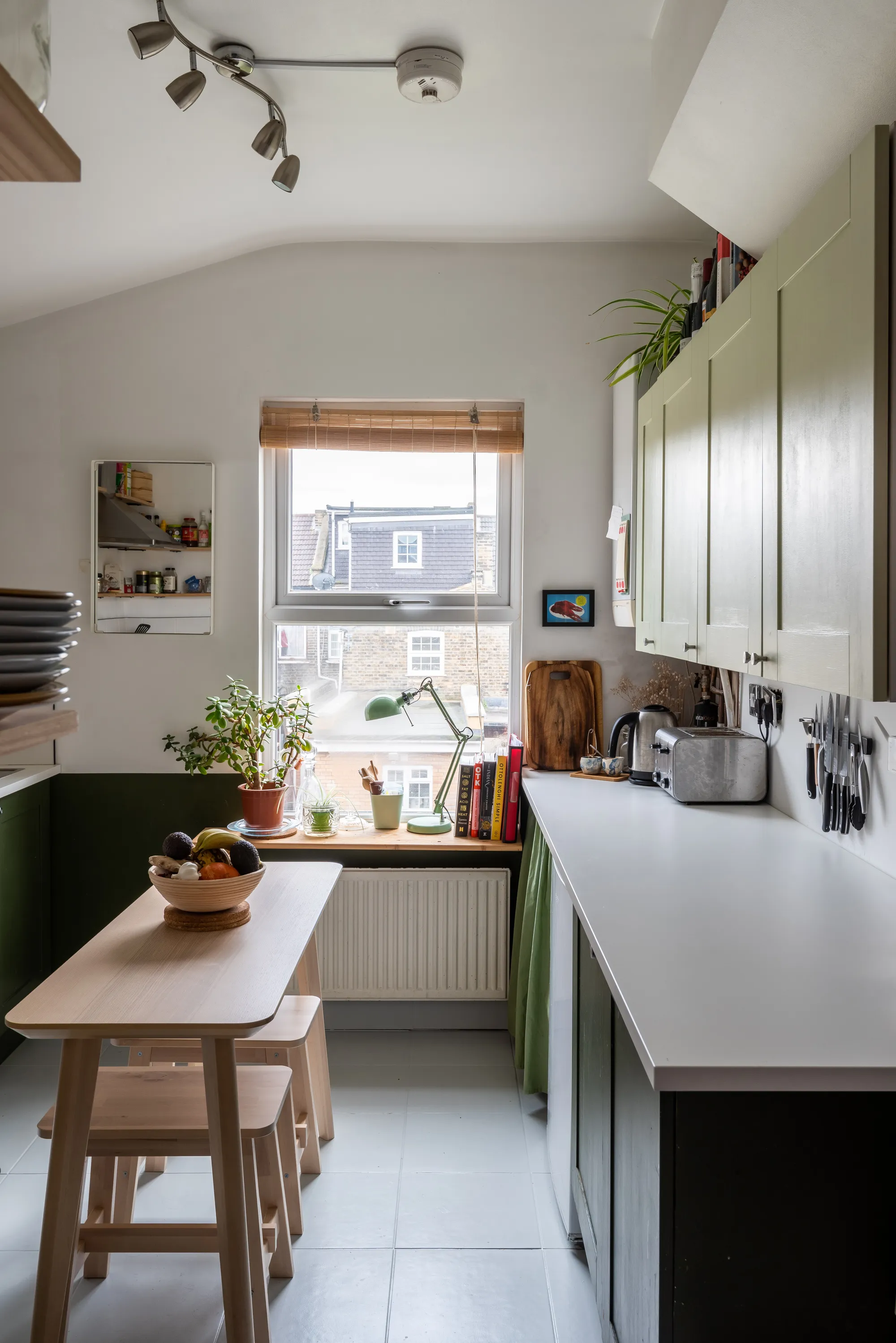 2 bed flat for sale in Millais Road, Leytonstone, London, E11 - Property Image 13