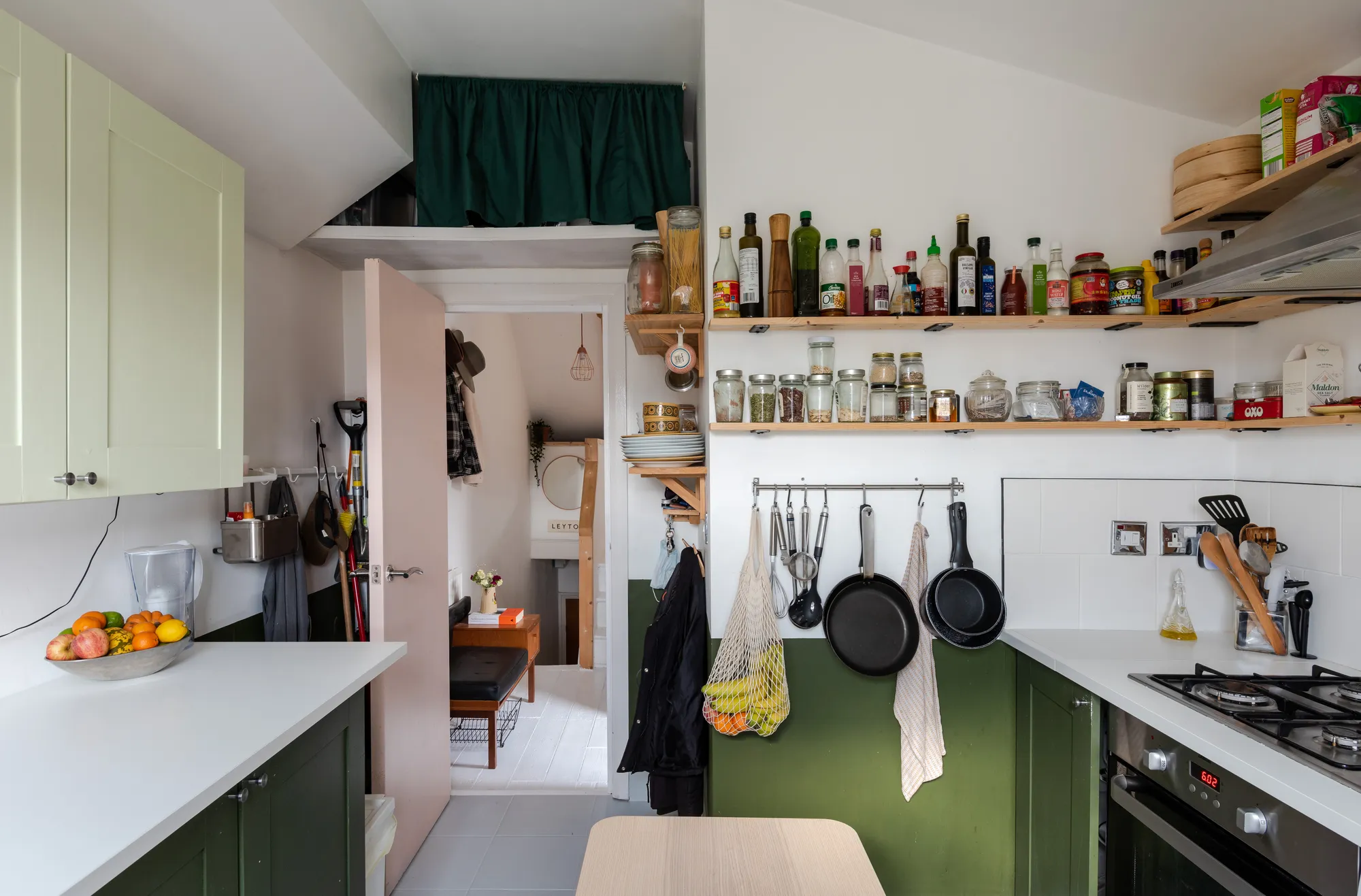 2 bed flat for sale in Millais Road, Leytonstone, London, E11 - Property Image 10