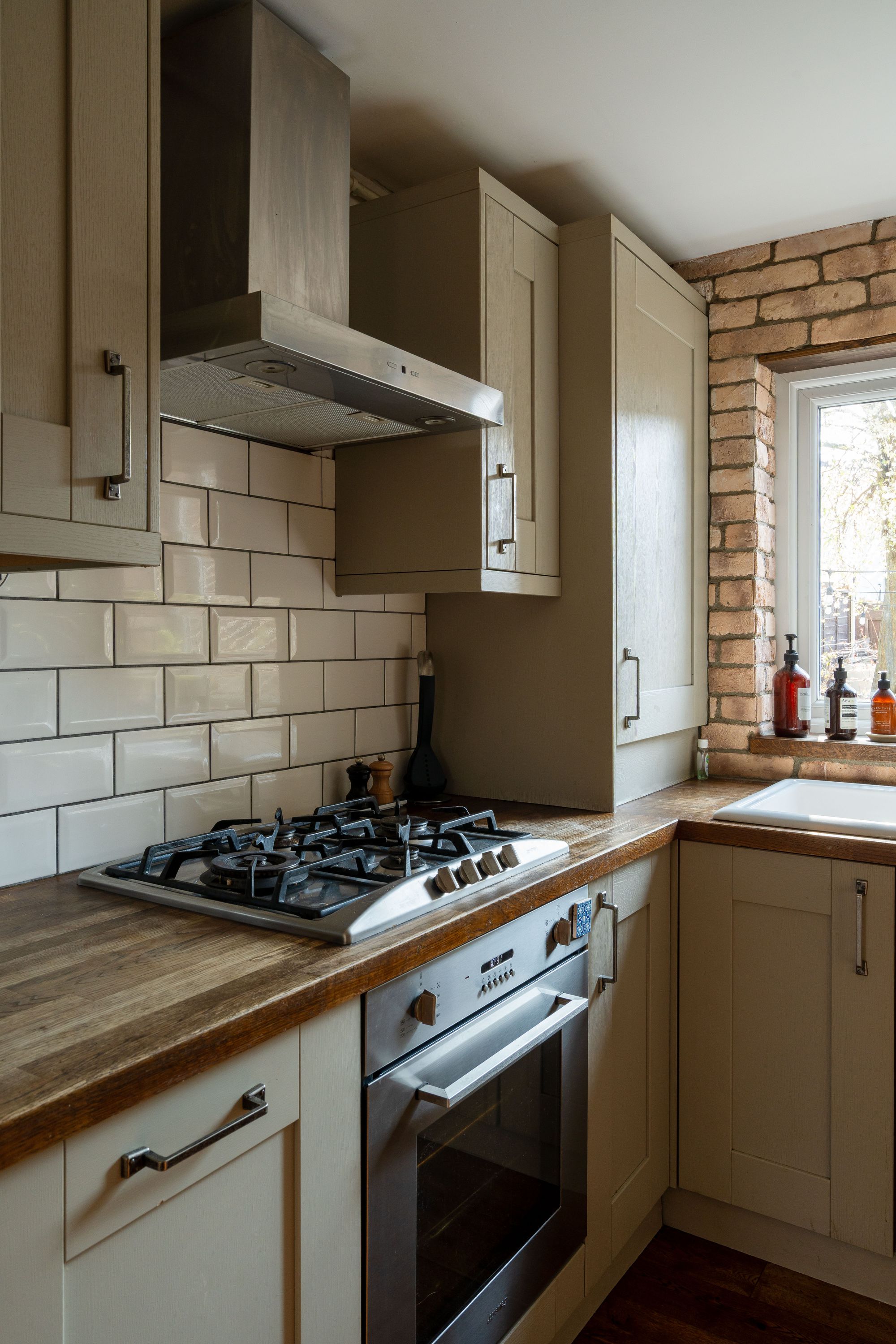 2 bed terraced house for sale in Trevelyan Road, Stratford, London, E15  - Property Image 10