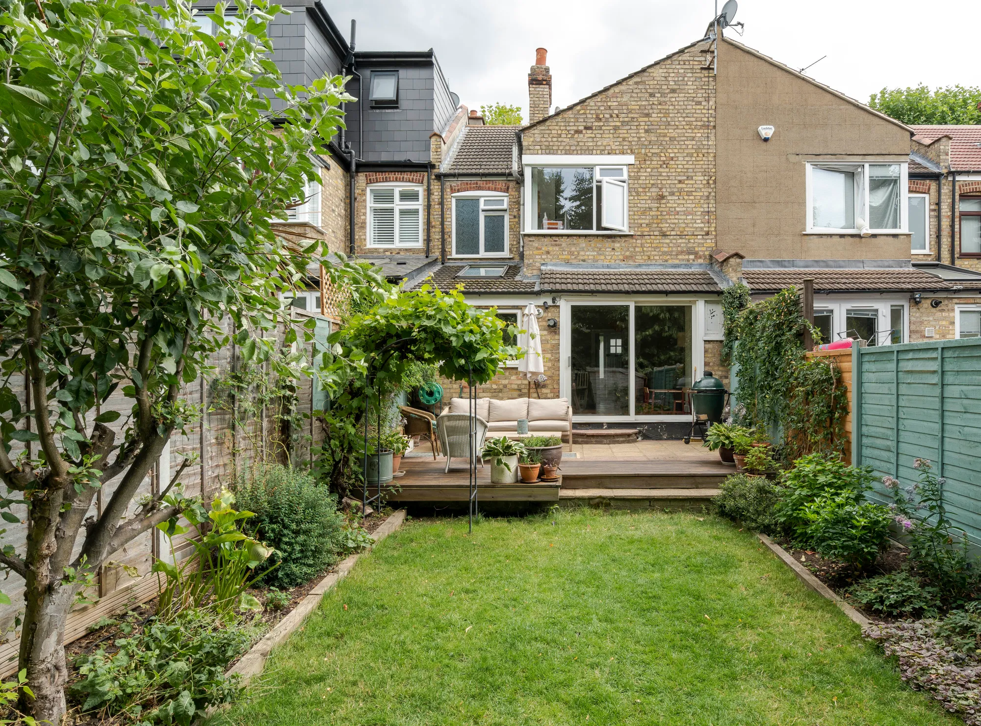 3 bed mid-terraced house for sale in Lambourne Road, Leytonstone  - Property Image 42