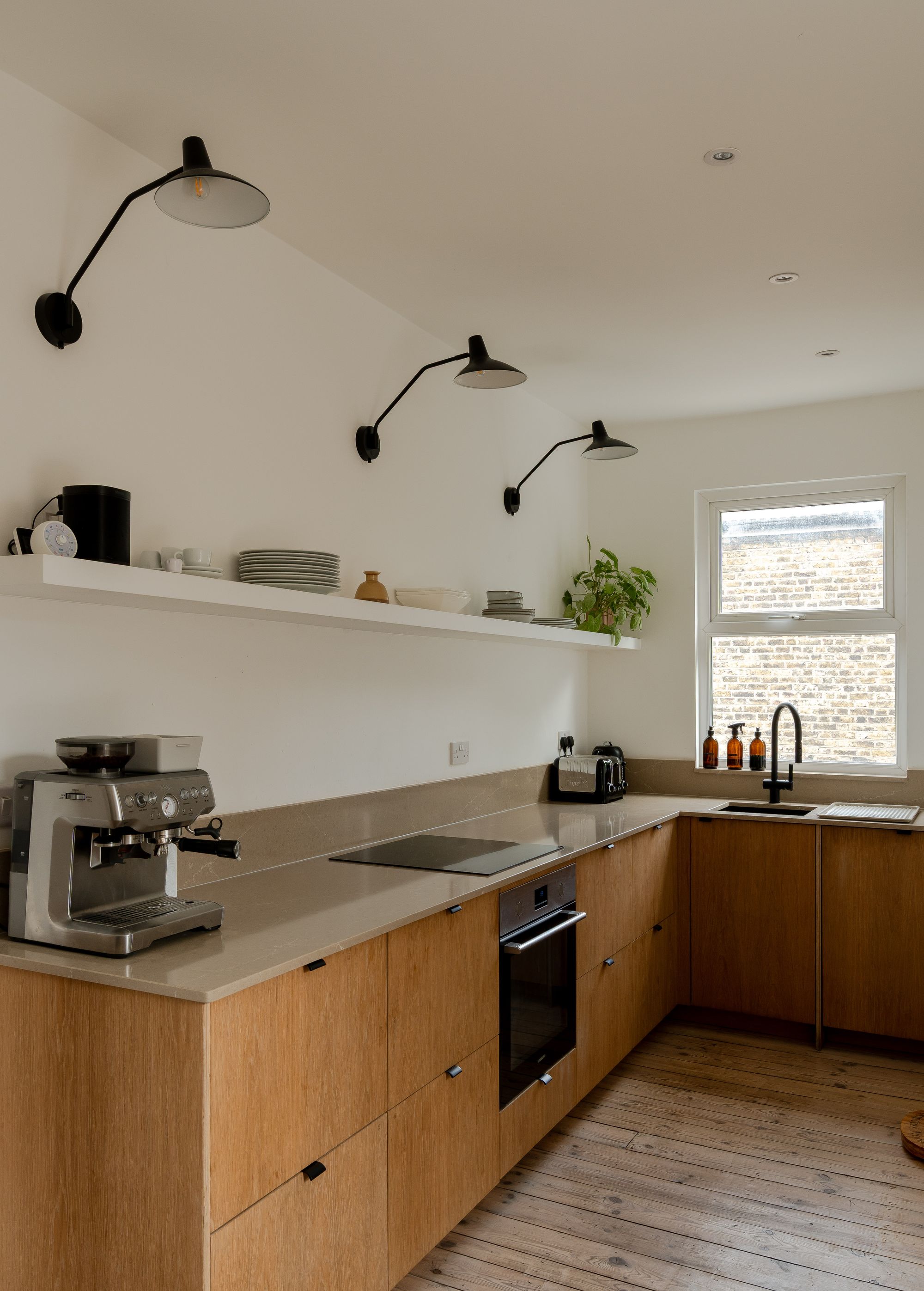 2 bed maisonette for sale in Francis Road, Leyton, London, E10  - Property Image 4