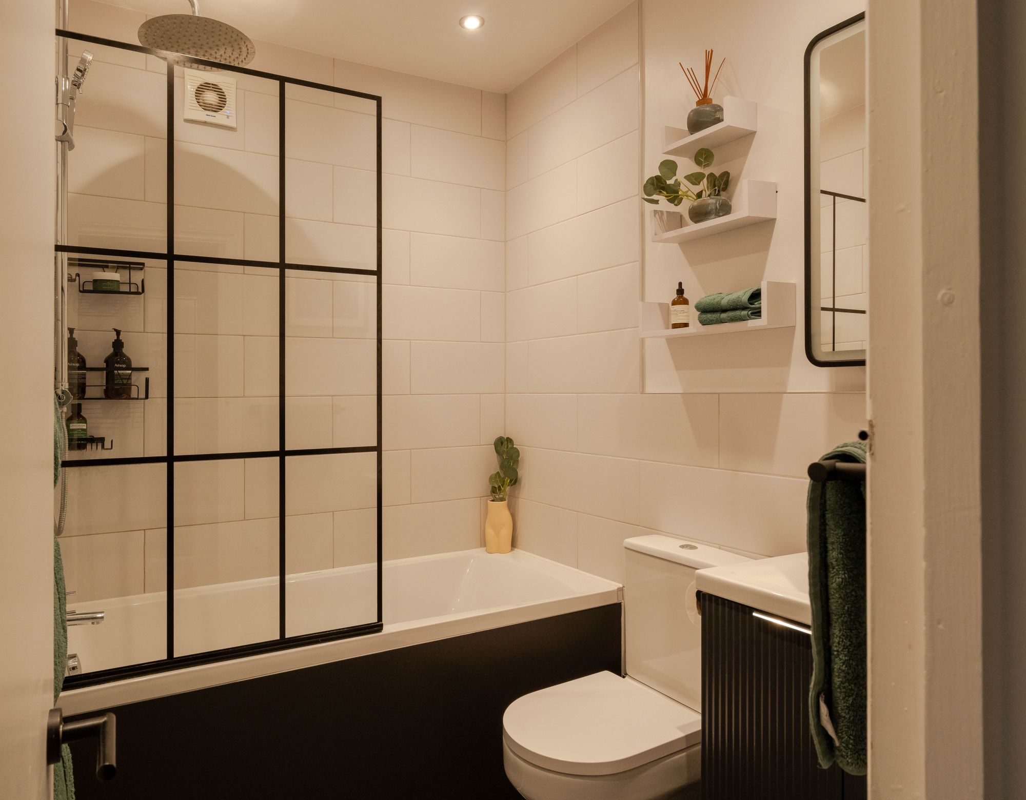 3 bed ground floor flat for sale in Hainault Road, Leytonstone, London, E11 - Property Image 14