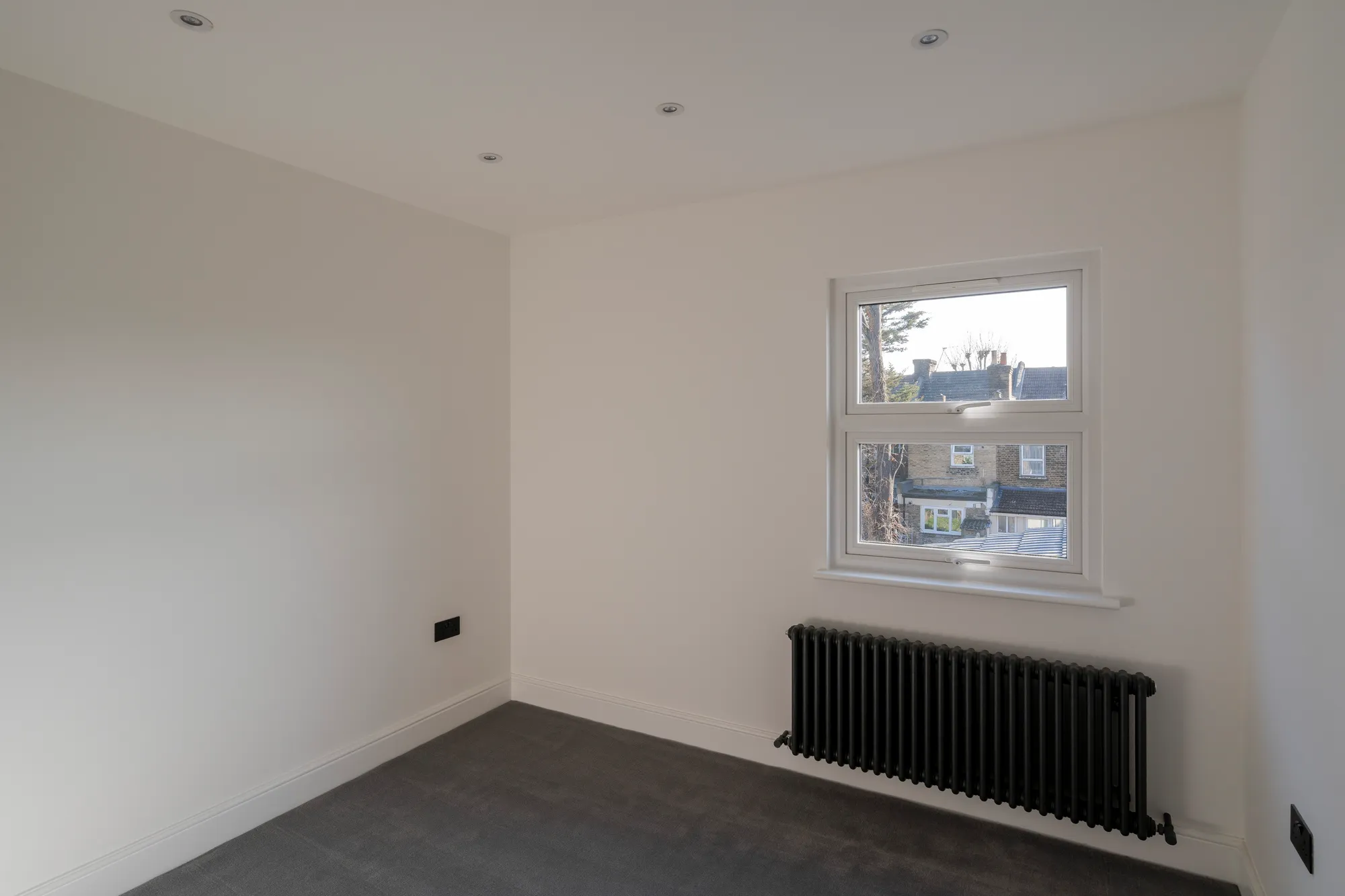 4 bed mid-terraced house for sale in St. Georges Road, Leyton  - Property Image 35