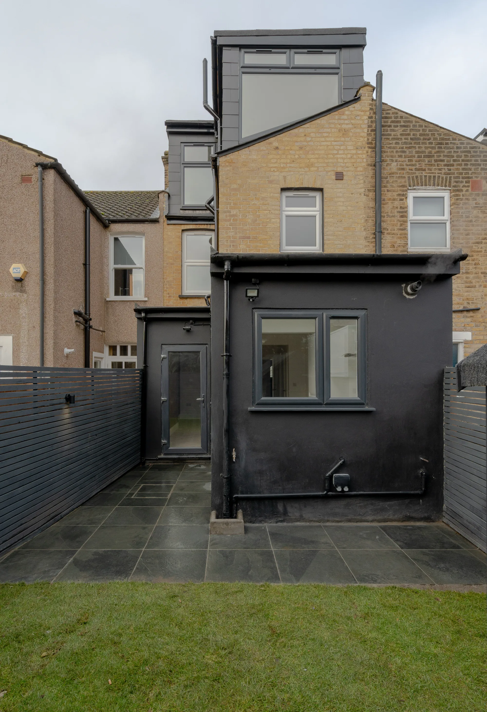 4 bed mid-terraced house for sale in Farmer Road, Leyton  - Property Image 35