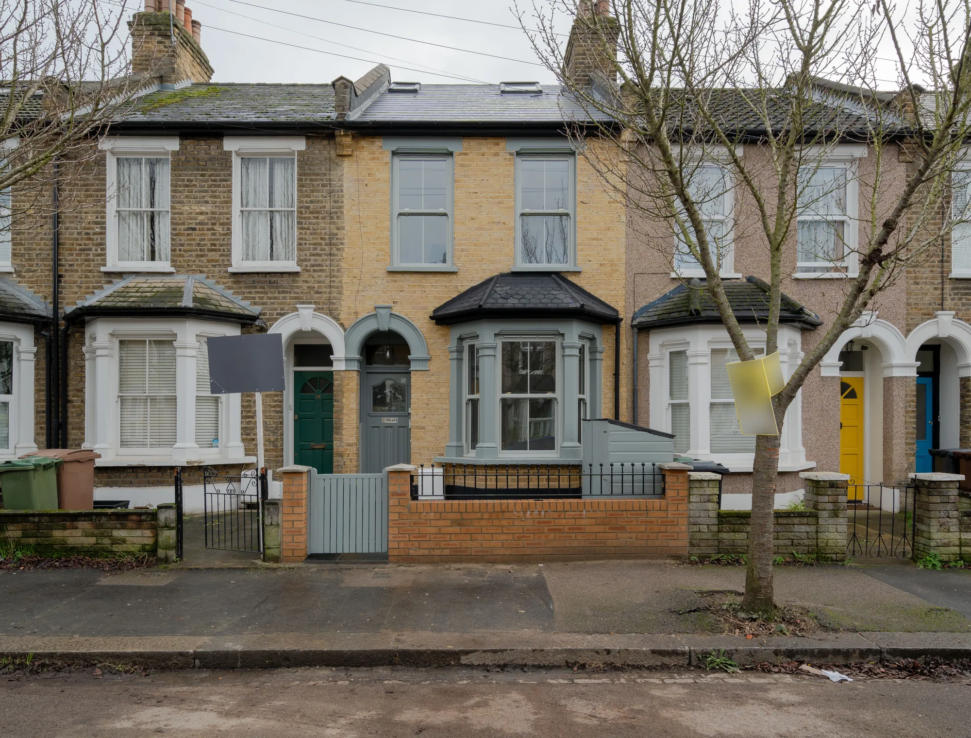 4 bed mid-terraced house for sale in Farmer Road, Leyton - Property Image 1
