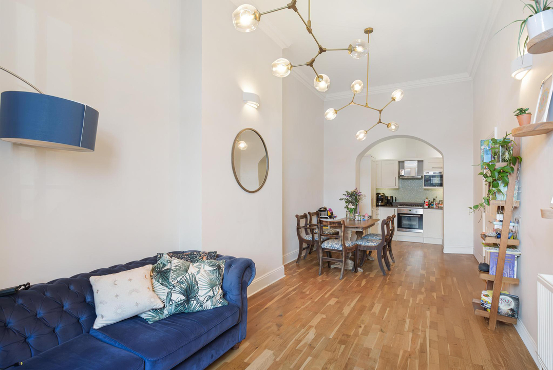2 bed apartment for sale in Hilda Road, Southall, UB2