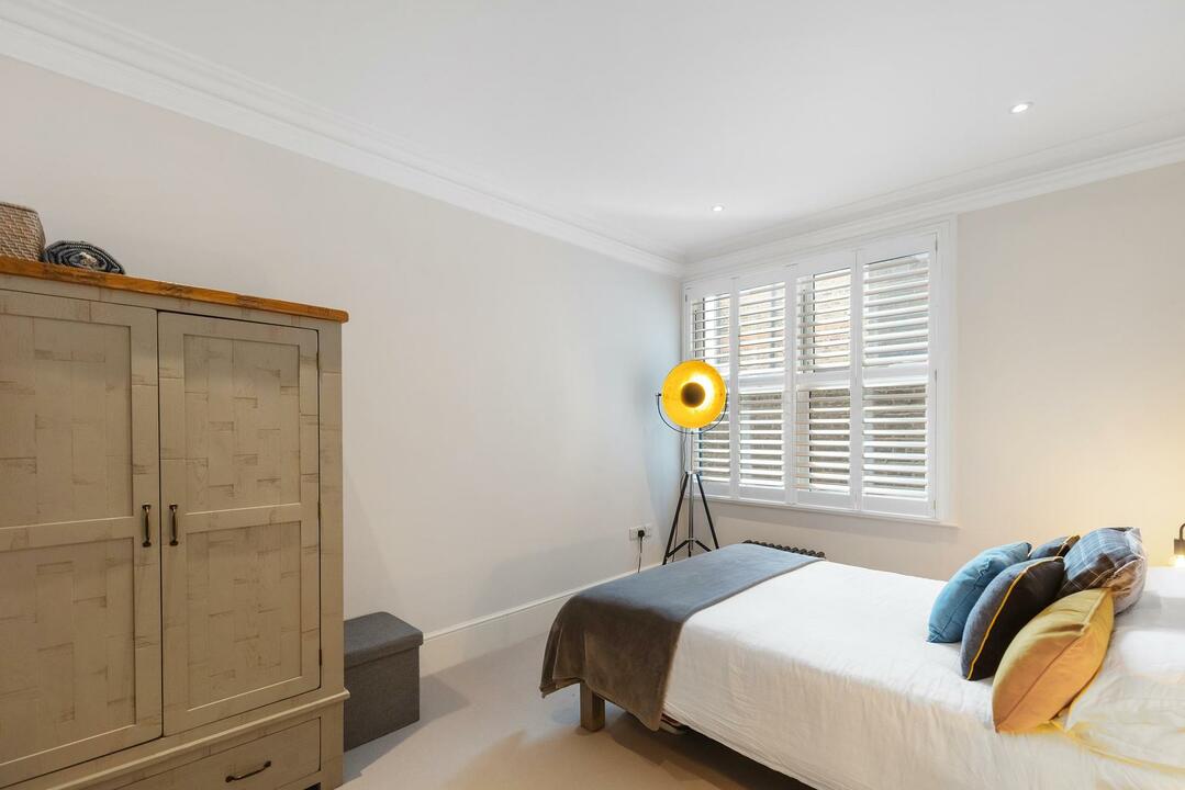 1 bed apartment for sale in Gordon Road, Ealing 12