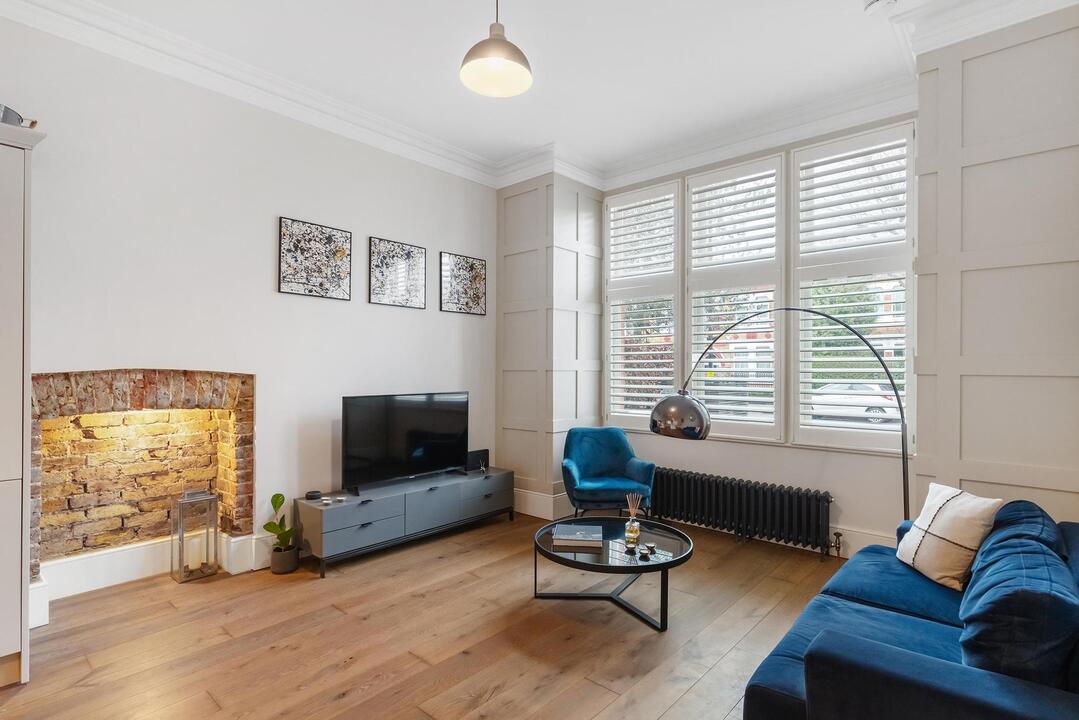 1 bed apartment for sale in Gordon Road, Ealing 1