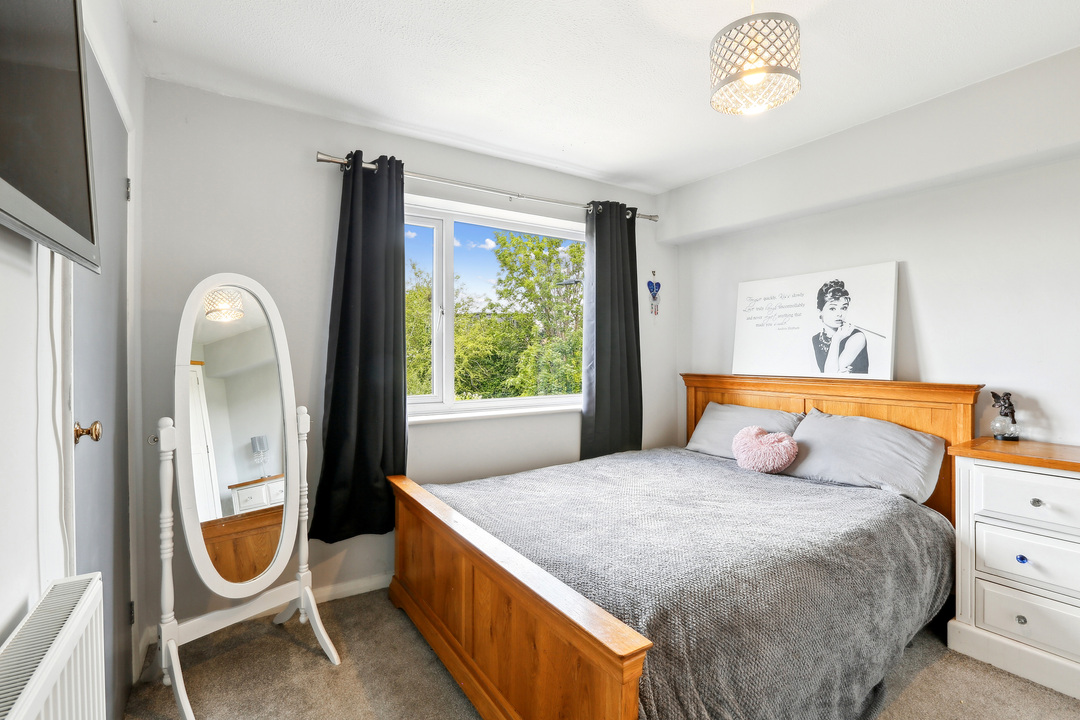 3 bed terraced house for sale in Shakespeare Road, London 8