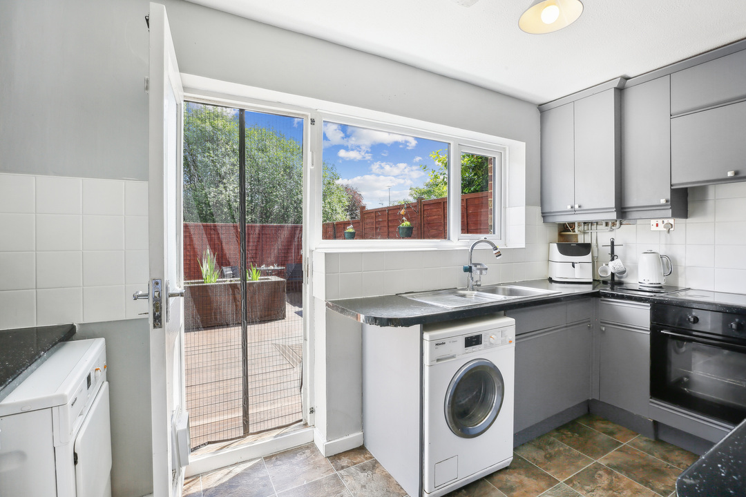 3 bed terraced house for sale in Shakespeare Road, London 5